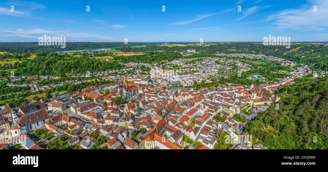 Blick auf die idyllische Stadt Eichstätt, das Zentrum des Naturparks Altmühltal in Bayern Stockfoto