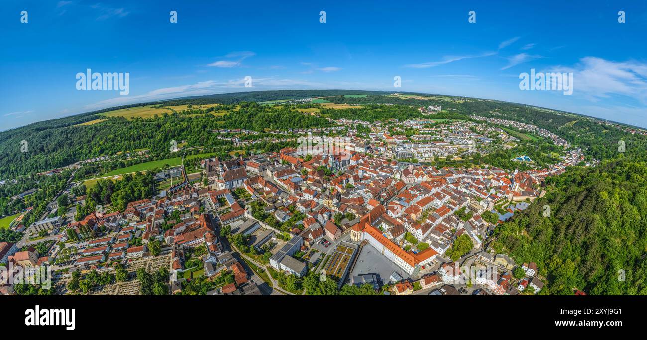 Blick auf die idyllische Stadt Eichstätt, das Zentrum des Naturparks Altmühltal in Bayern Stockfoto