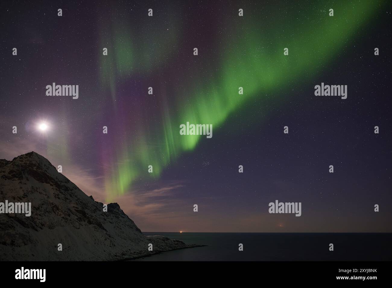 Nordlichter (Aurora borealis), Mefjorden, Senja, Troms Fylke, Norwegen, März 2015, Europa Stockfoto