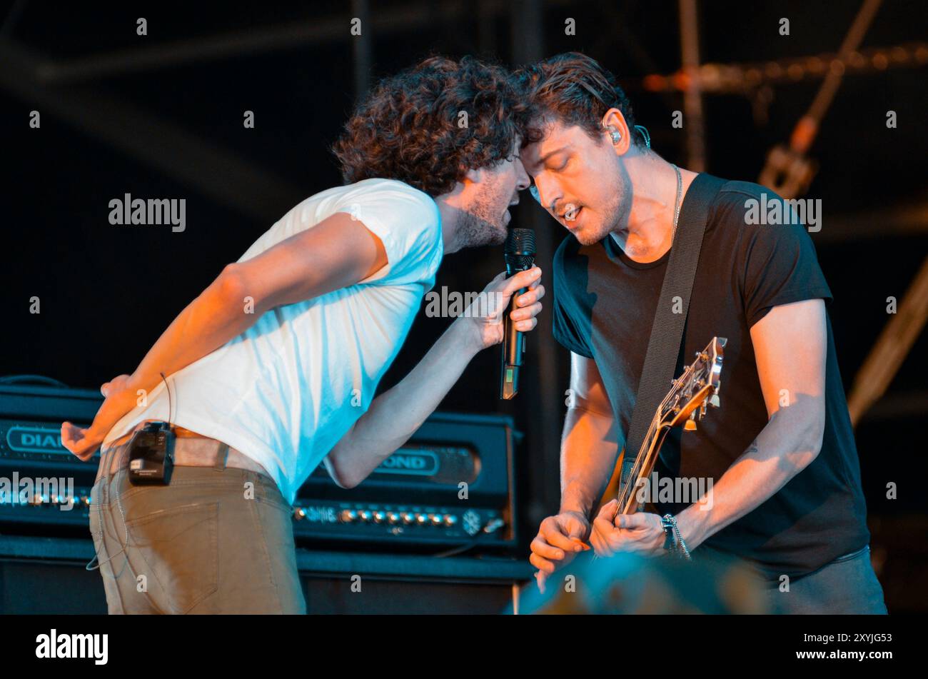 Gary Lightbody und Nathan Connolly - Snow Patrol, V2012, Hylands Park, Chelmsford, Essex, Großbritannien - 19. August 2012 Stockfoto