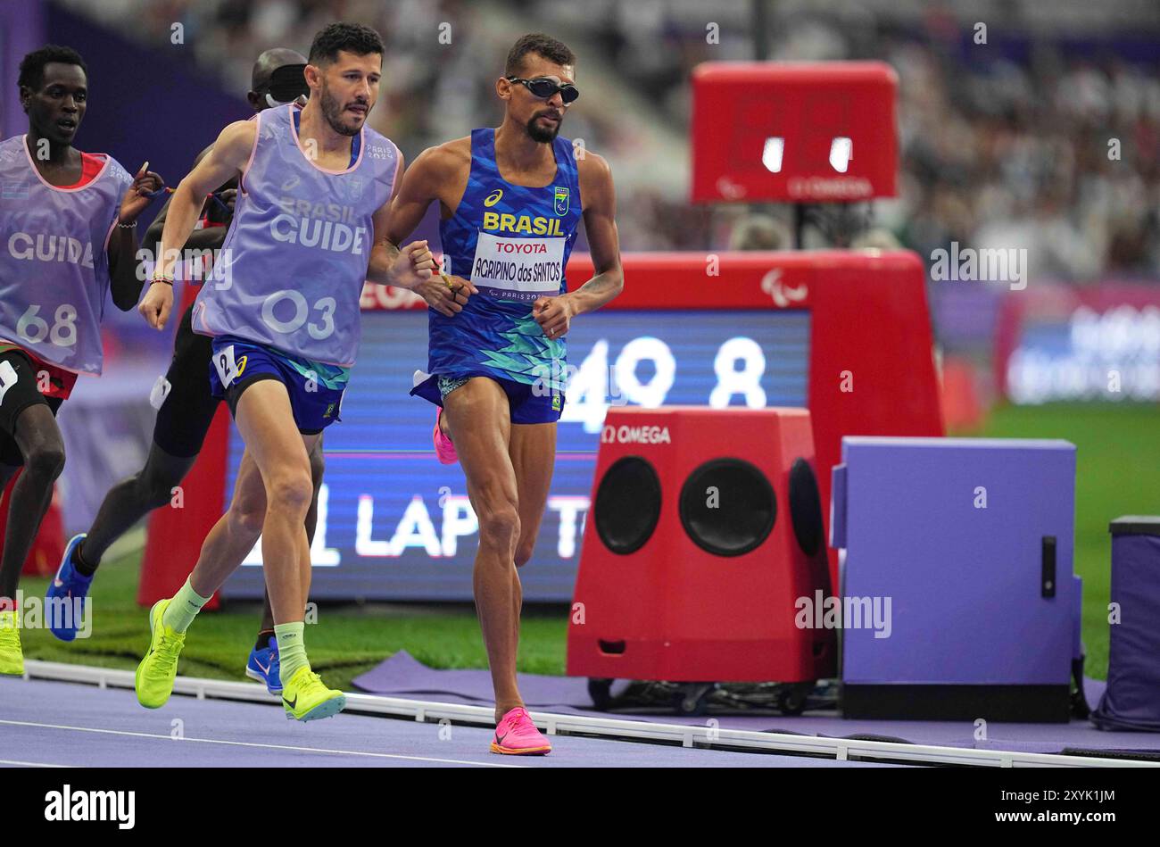 August 30 2024: Julio Cesar Dos Santos Agripino of Brazil in action in Men's 5000m - T11 Final during the Paris 2024 Paralympic Games at Stade de France, Paris, France. Ulrik Pedersen/CSM. (Credit Image: © Ulrik Pedersen/Cal Sport Media) (Cal Sport Media via AP Images) Stockfoto