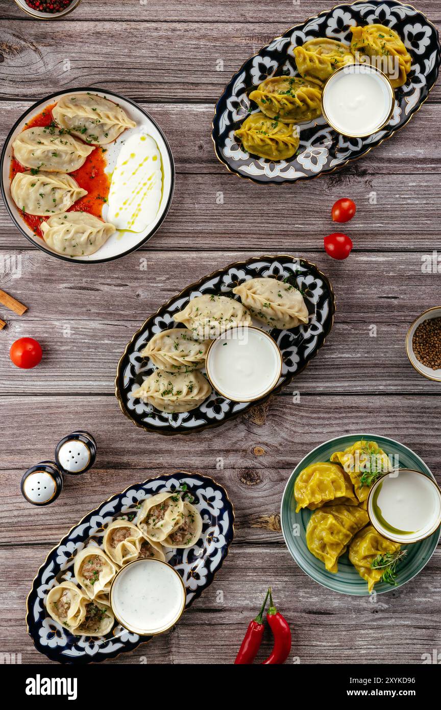 Gekochte Manti mit Fleisch. Usbekische Küche. Stockfoto