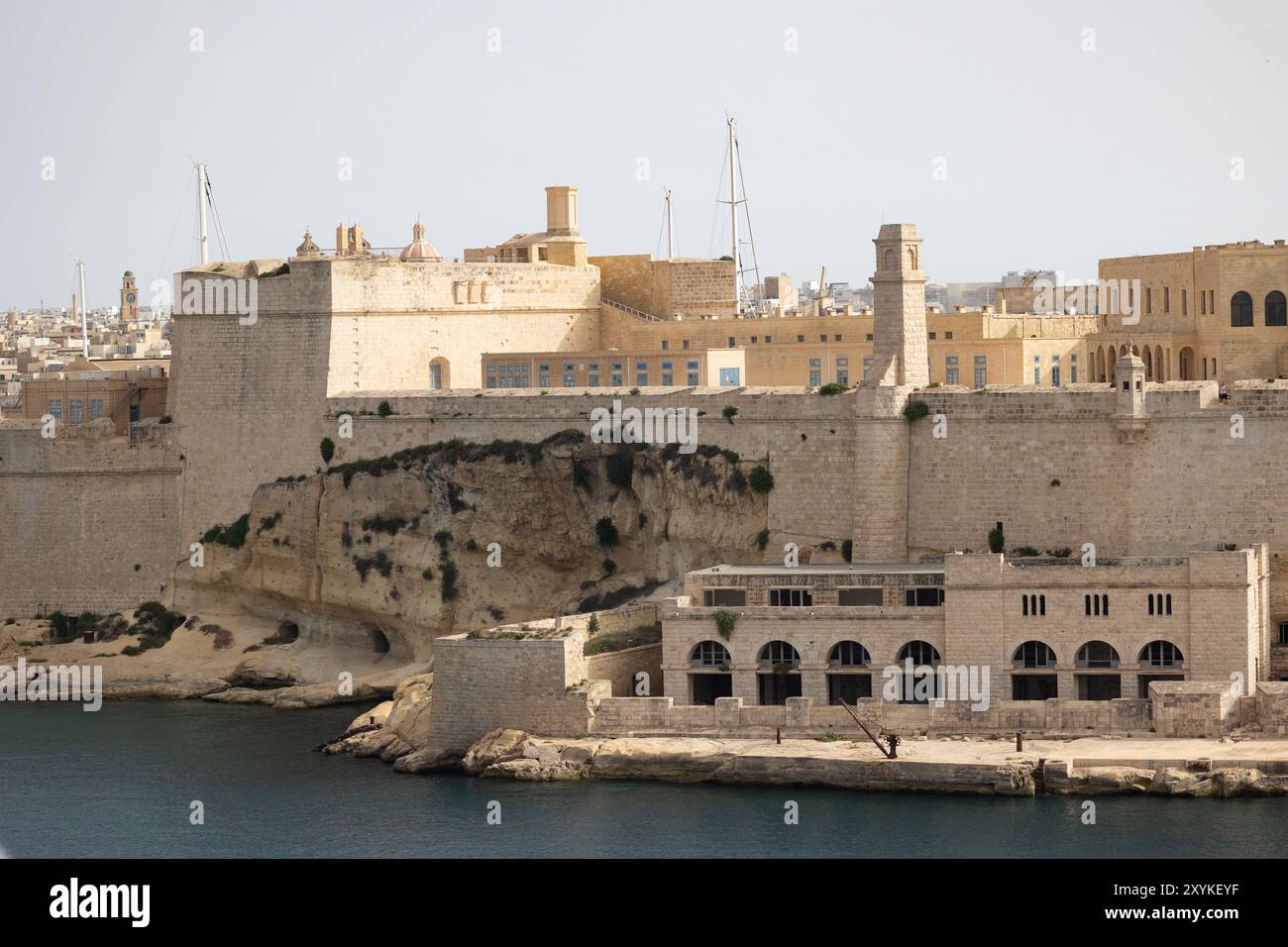 Blick auf die Stadt Valletta, die in den Hafen kommt. Stockfoto