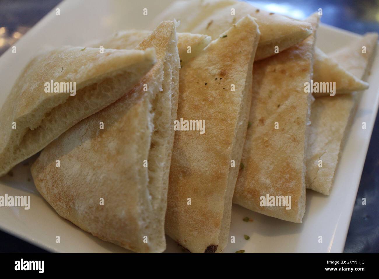 Griechische Küche: Pita-Brotplatte Stockfoto