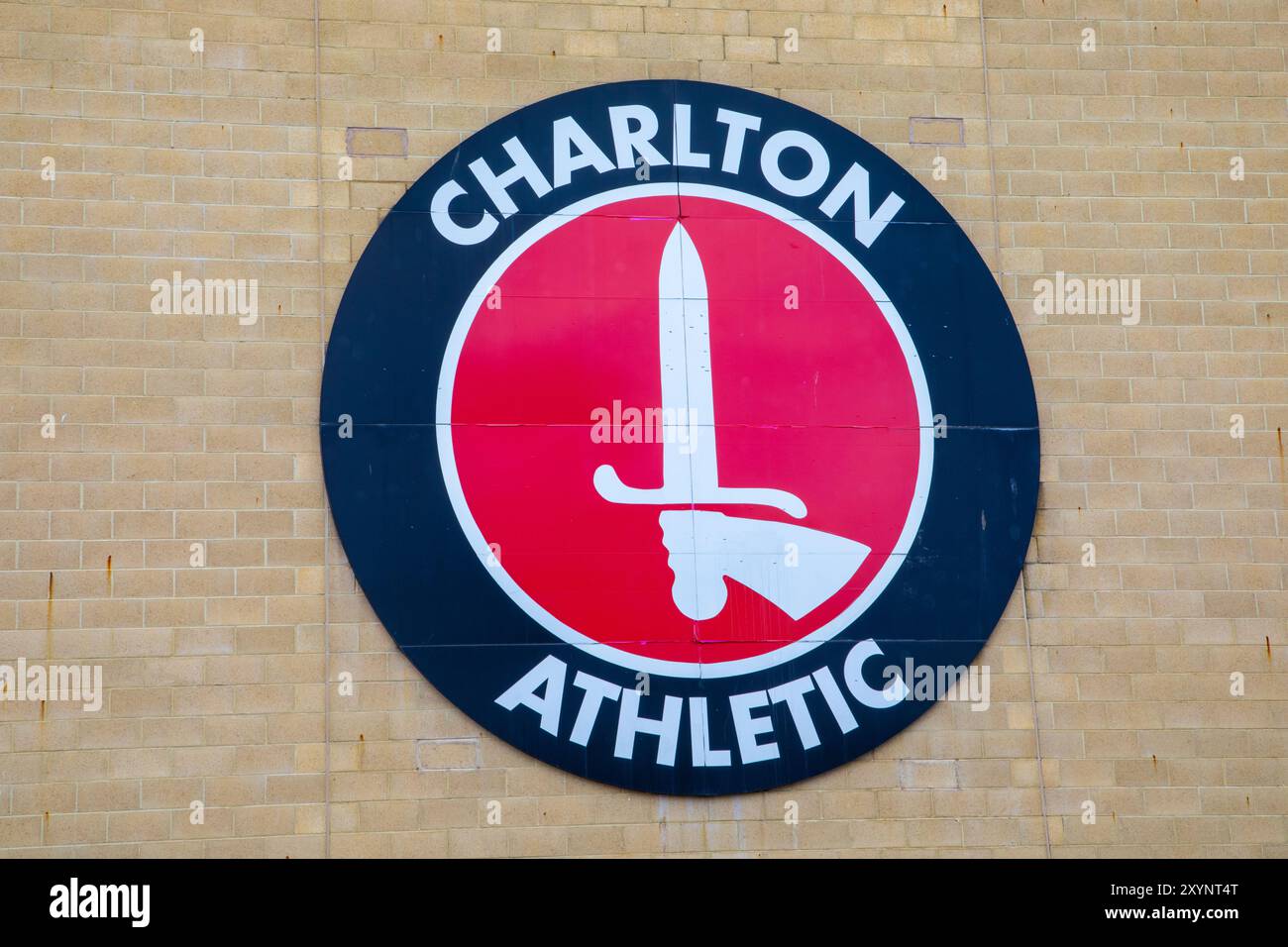 Im Valley, dem Heimstadion des Charlton Athletic Football Club, sind mehrere Nutzer zu Gast Stockfoto