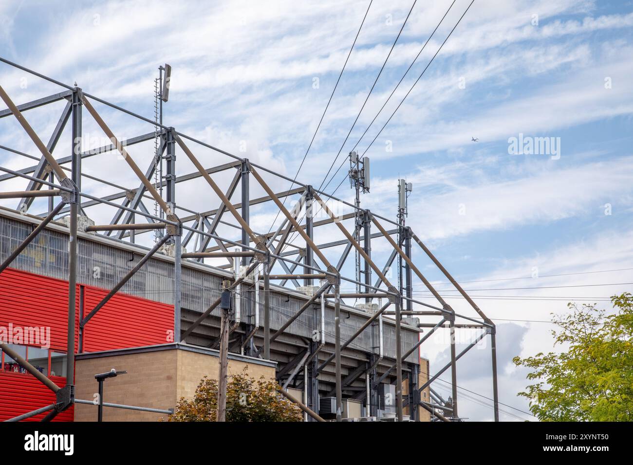 Im Valley, dem Heimstadion des Charlton Athletic Football Club, sind mehrere Nutzer zu Gast Stockfoto