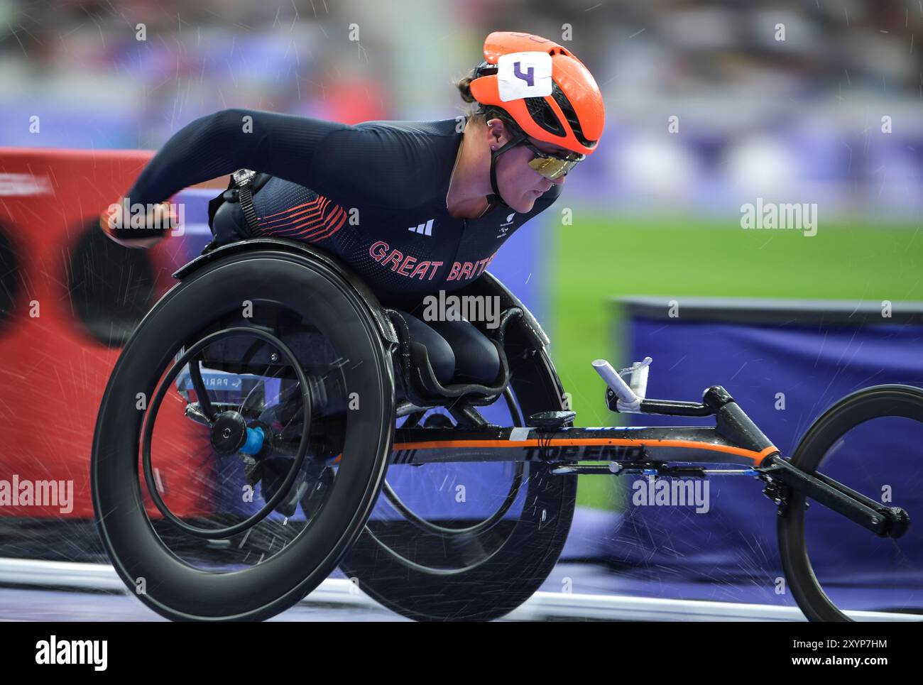 Eden Rainbow-Cooper aus Großbritannien tritt am zweiten Tag der Paralympischen Sommerspiele 2024 im Stade de France am 30. August 2024 in Paris in der 1. Runde der Frauen im 5000-m-Rennen der T54-Runde an. Foto von Gary Mitchell Stockfoto