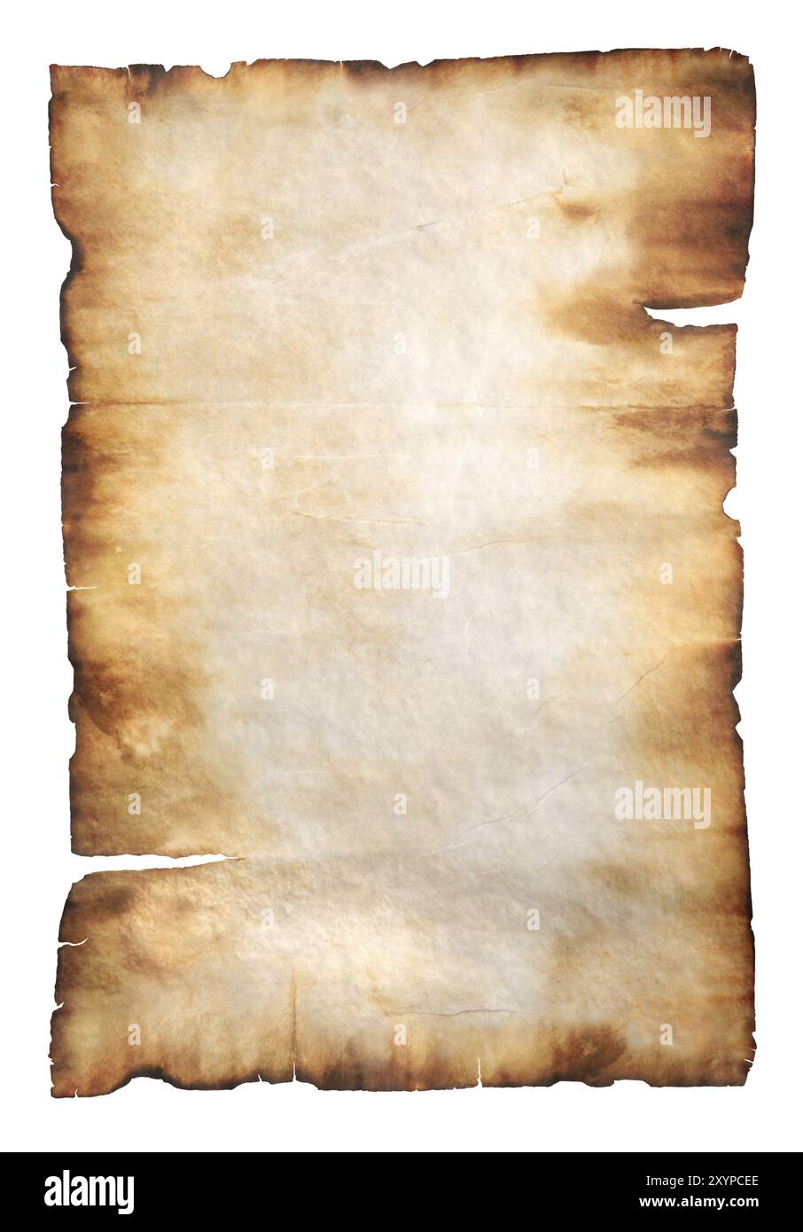 Stockfoto eines rustikalen gelblichen Pergamentpapiers im Vintage-Stil mit gebrannten Kanten isolierter Silhouette auf weißem Hintergrund Stockfoto