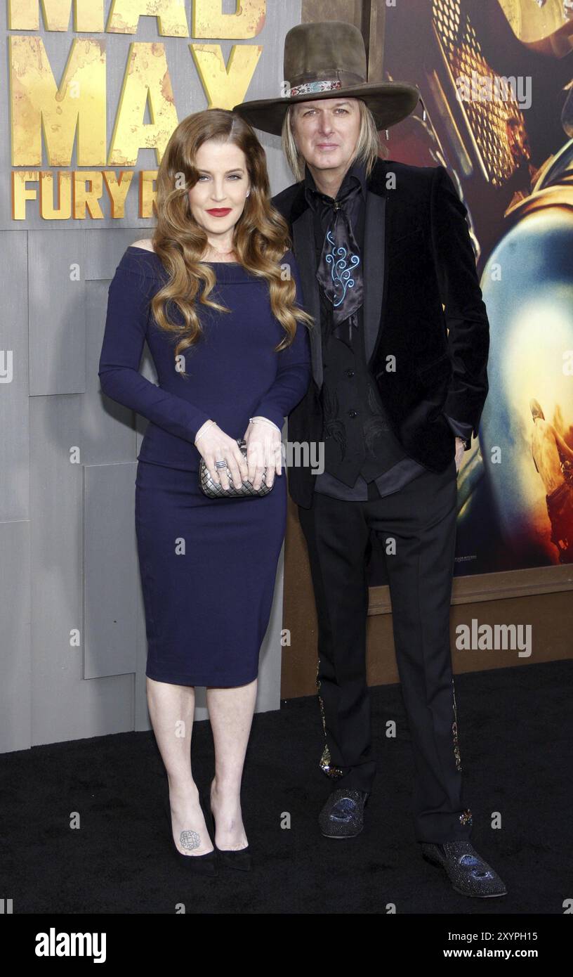 Lisa Marie Presley und Michael Lockwood bei der Los Angeles-Premiere von „Mad Max: Fury Road“, die im TCL Chinese Theatre IMAX in Hollywood, USA, stattfand Stockfoto