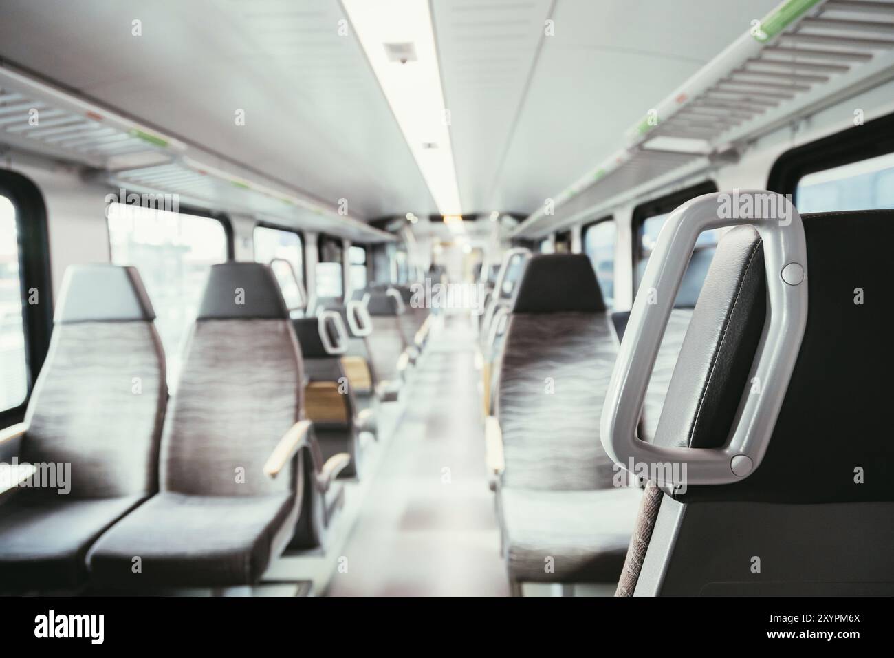 Interieur mit öffentlichen Verkehrsmitteln Zug, verschwommenen Hintergrund Stockfoto