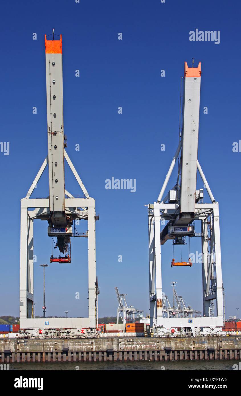 Der HHLA Container Terminal Burchardkai ist die groesste und aelteste Anlage für den Containerumschlag im Hamburger Hafen Stockfoto