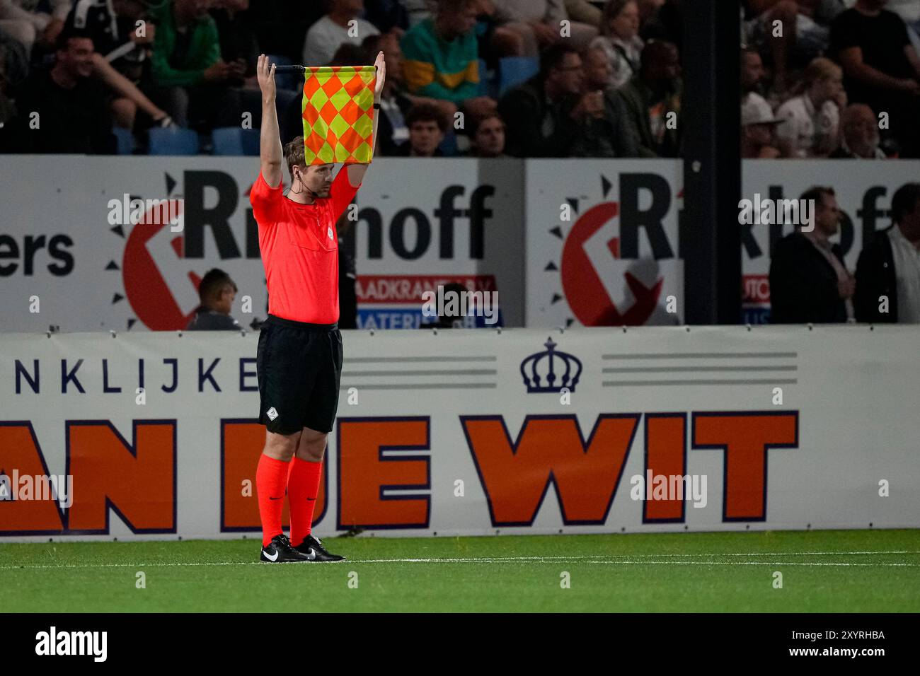 VELSEN - ZUID, NIEDERLANDE - AUGUST 30: Bram Vervoorn Assistenzschiedsrichter beim niederländischen Keuken Kampioen Divisie Spiel zwischen SC Telstar und Jong AZ im Stadion 711 am 30. August 2024 in Velsen - Zuid, Niederlande. (Foto: Jan Mulder/Orange Pictures) Stockfoto