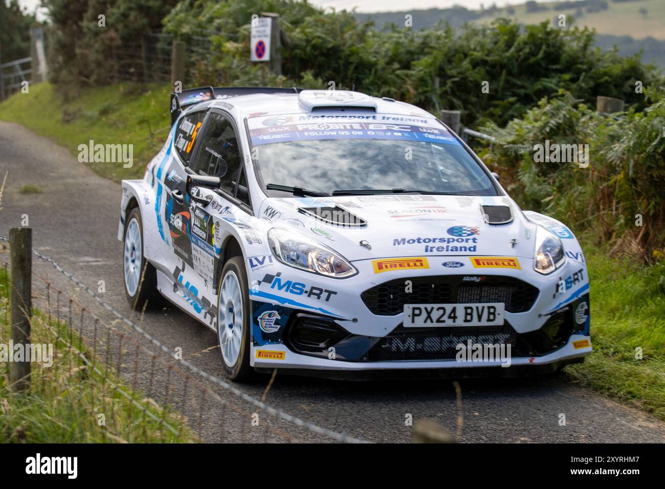 Aberystwyth, Dyfed, Großbritannien. 30. August 2024. 2024 FIA European Rally Championship Day 1; Fahrer Jon Armstrong und Beifahrer Eoin Treacy in ihrem Ford Fiesta Mk II während des Rallye Shakedown Credit: Action Plus Sports/Alamy Live News Stockfoto