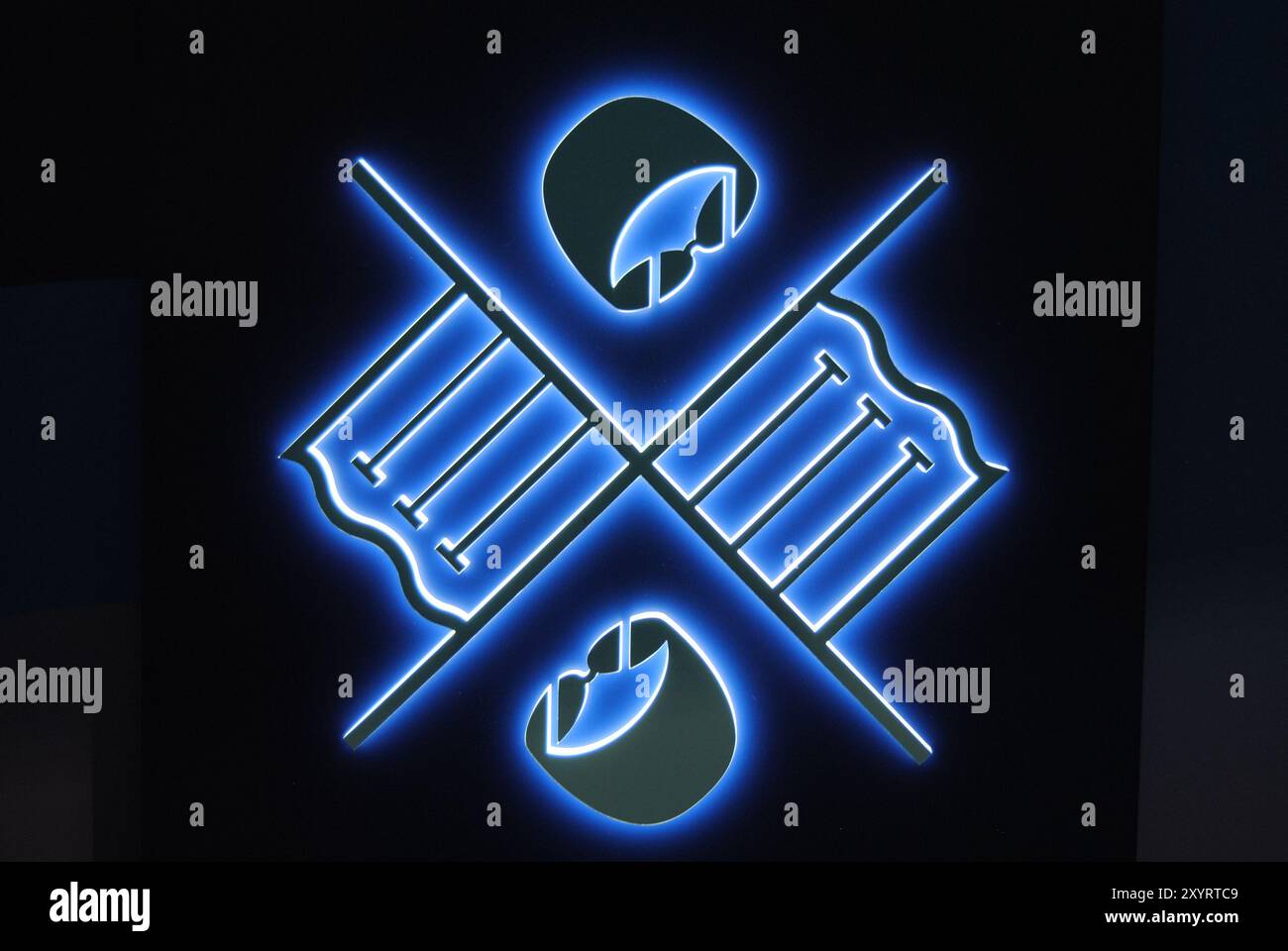 Nanterre, Frankreich - August 30 2024: In der Pariser La Défense Arena, ein Beispiel für die Piktogramme während der Olympischen und Paralympischen Spiele. Stockfoto