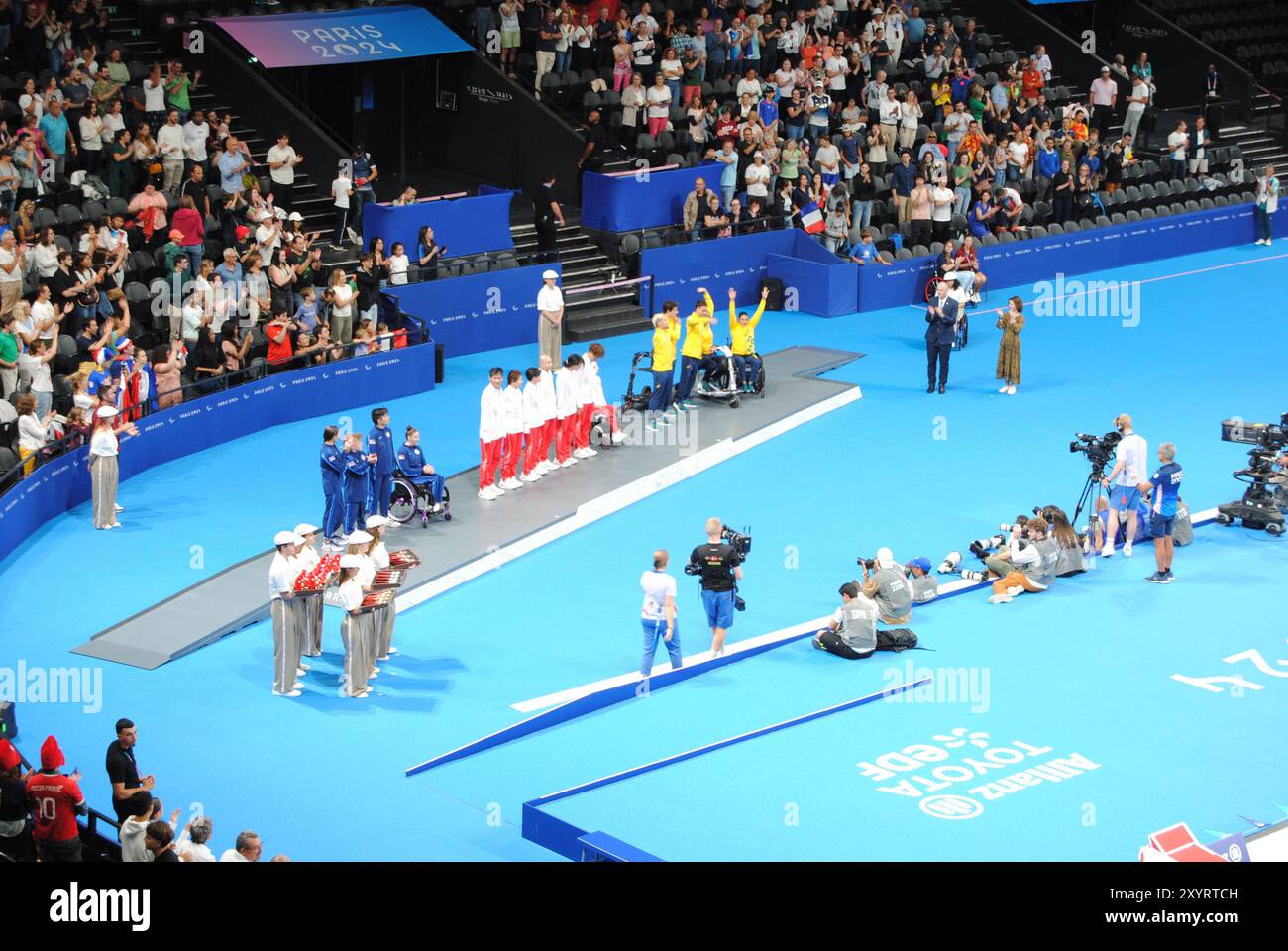 Nanterre, Frankreich - August 30 2024: Para-Schwimmen in der Pariser La Défense Arena während der Paralympischen Spiele 2024. Stockfoto