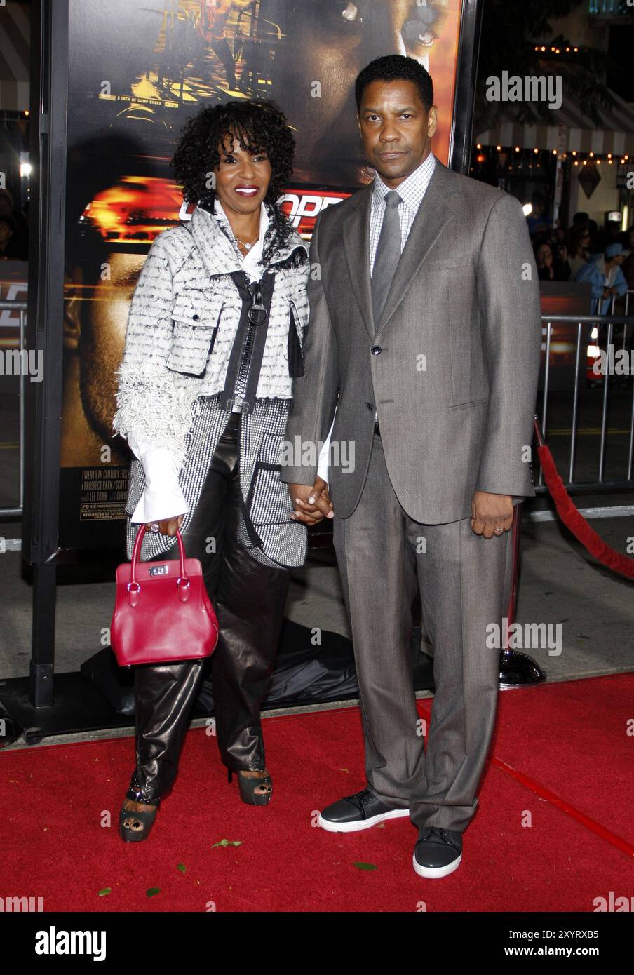 Pauletta Pearson und Denzel Washington bei der Premiere von „Unstoppable“ in Los Angeles am 26. Oktober 2010 im Regency Village Theatre in Westwood. Stockfoto