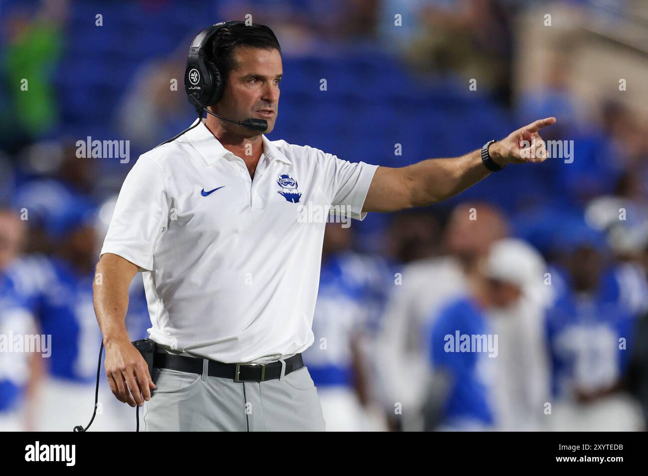 30. August 2024: Duke Blue Devils Head Coach Manny Diaz während des NCAA-Fußballspiels zwischen den Elon Phoenix und den Duke Blue Devils in Wallace Wad Stockfoto