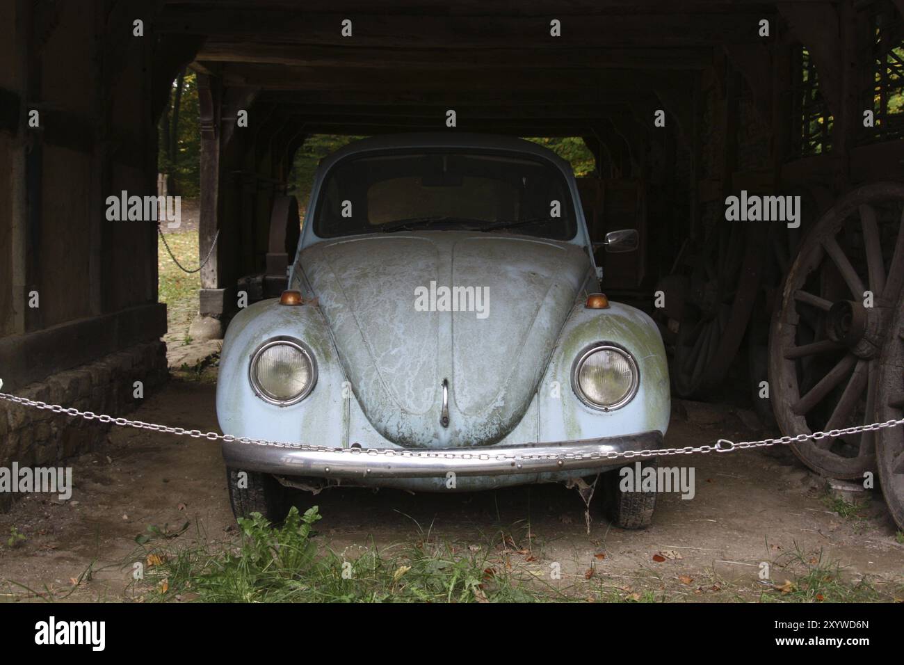 VW Käfer Scheune finden Stockfoto