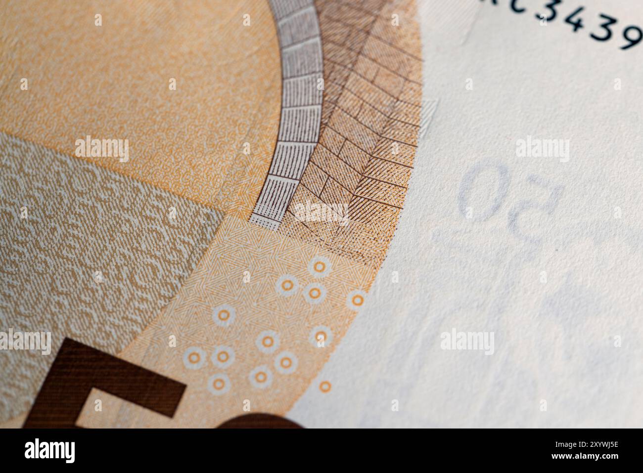 50 Euro der neuen Europäischen Union, Angaben zur 50-Euro-Banknote in orangefarbener Farbe Stockfoto