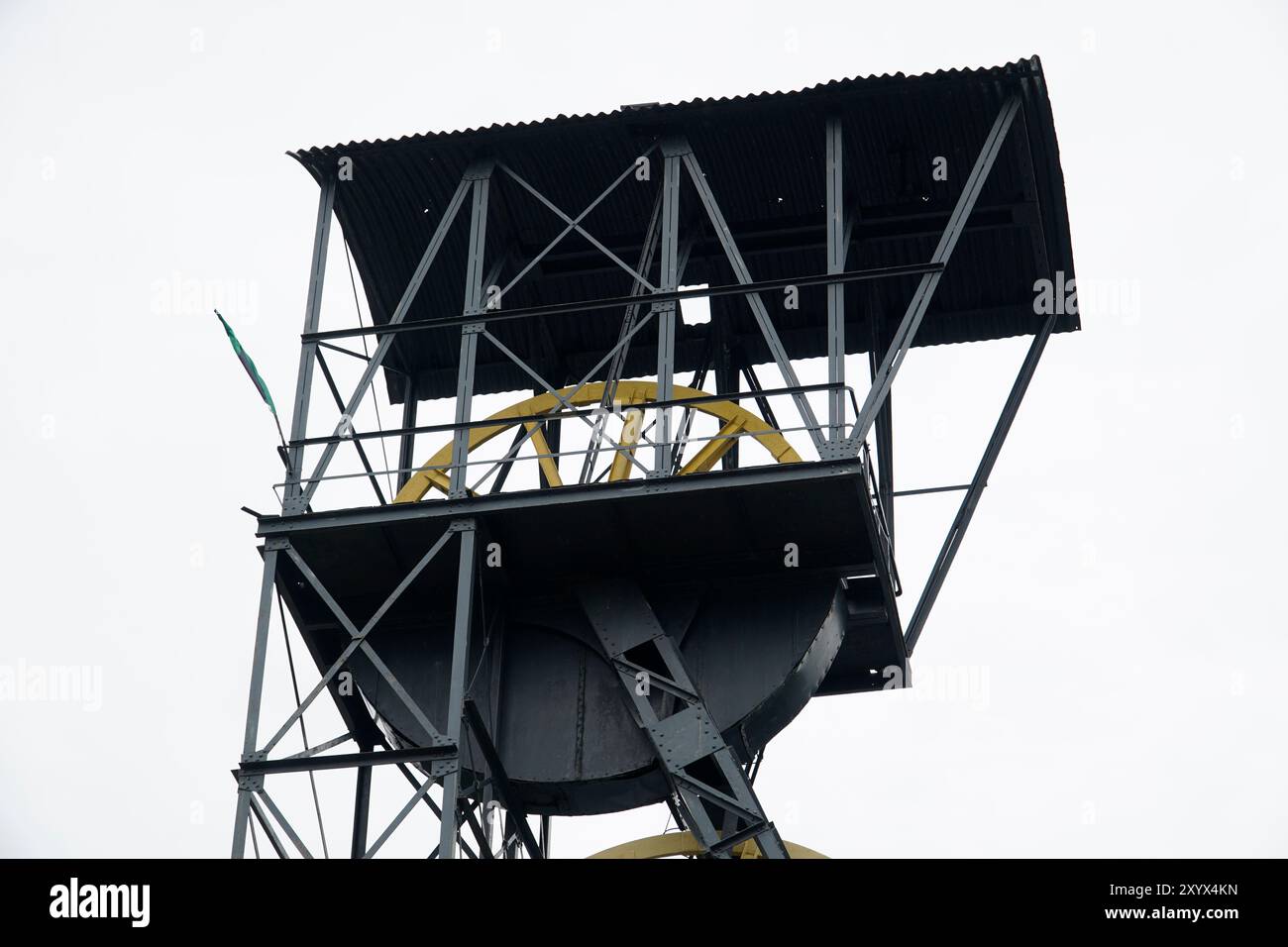 Nowa Ruda, Polen - 4. August 2024 - Kohlebergwerksschacht - Aufzug Stockfoto