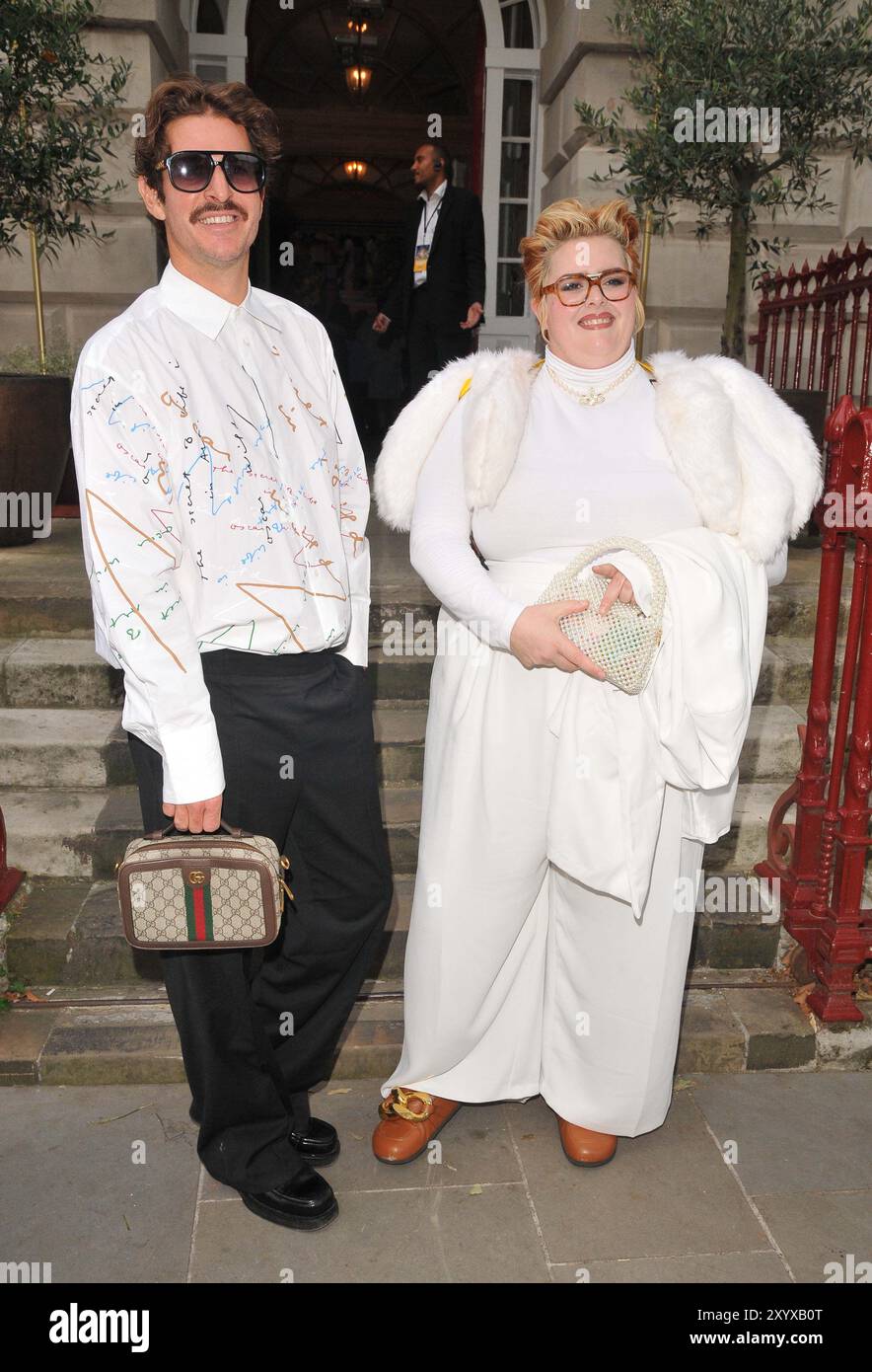 Glyn Fussell und Jayde Adams bei der House of Kaos Startup Party, Old Sessions House, Clerkenwell Green, am Mittwoch, 28. August 2024 in London, England, Stockfoto