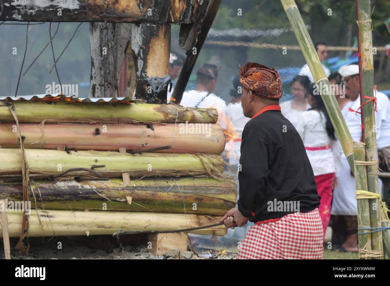 Hindu-Einäscherung in Kuta, Bali Stockfoto