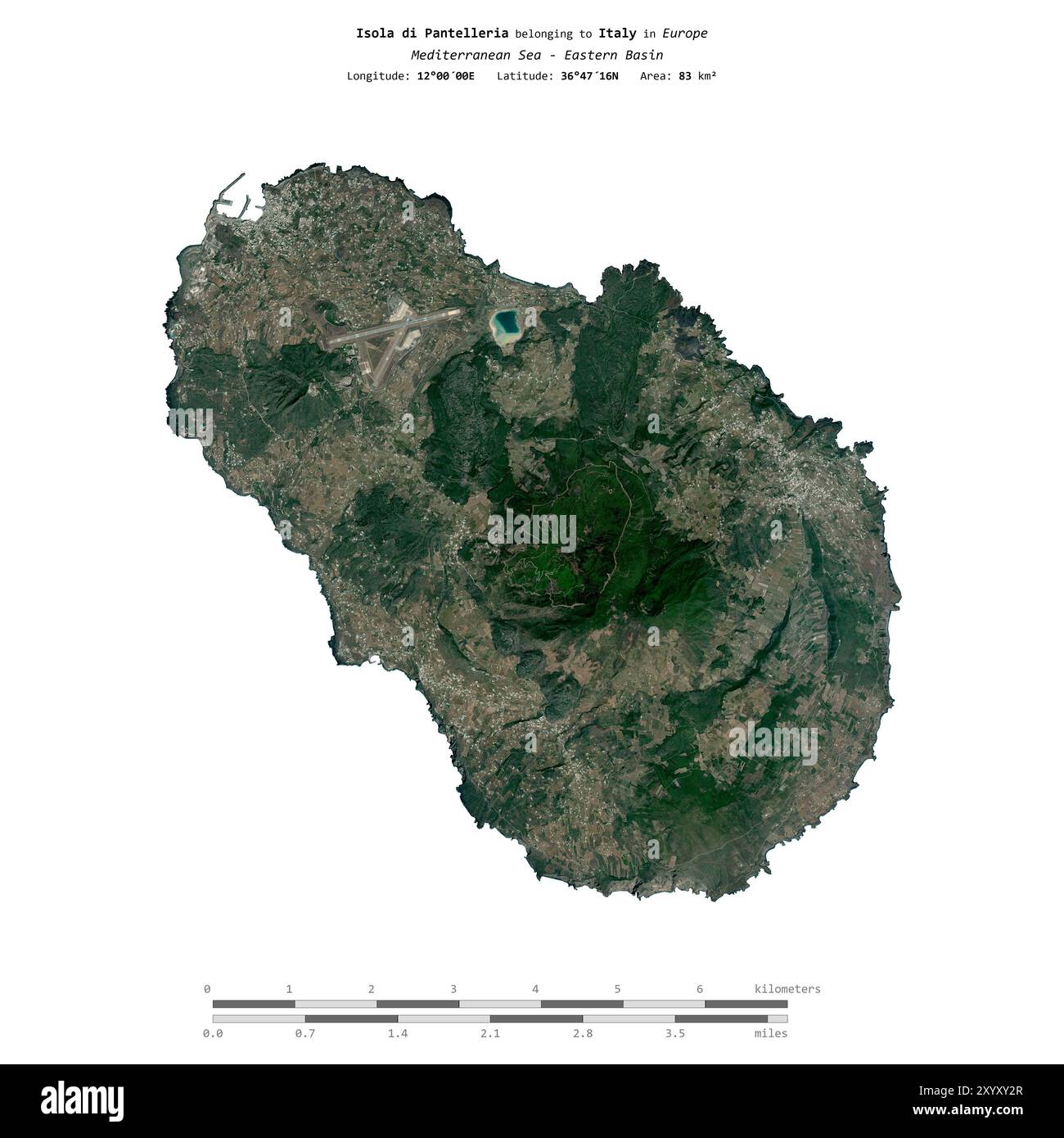 Isola di Pantelleria im Mittelmeer - östliches Becken, zu Italien gehört, isoliert auf einem Satellitenbild, das am 2. Oktober 2023 aufgenommen wurde, mit Abstand Stockfoto