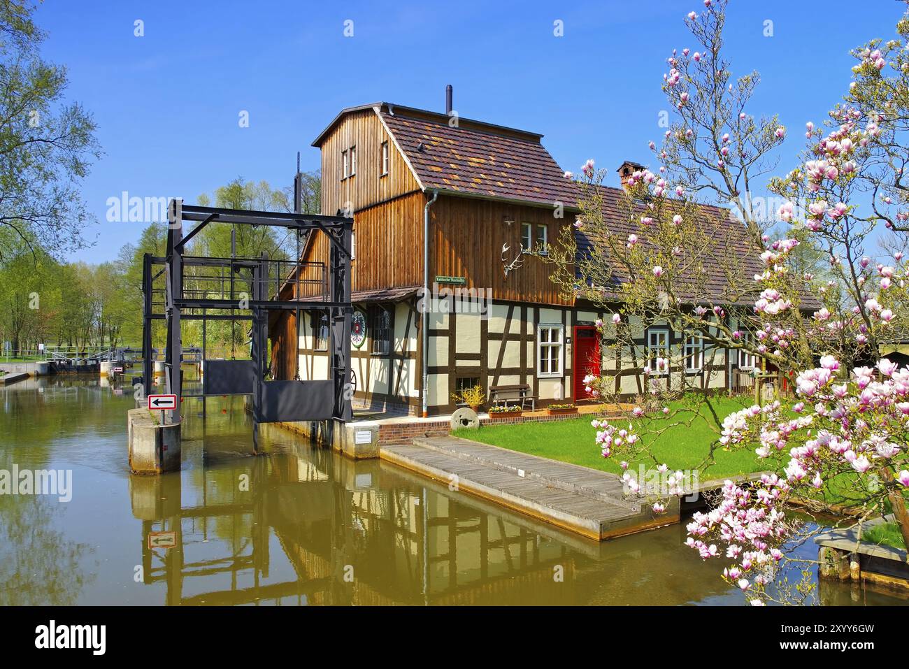 Radduscher Buschmuehle im Spreewald im Frühjahr, Raddusch Mühle, Spreewald im Frühjahr, Brandenburg Stockfoto