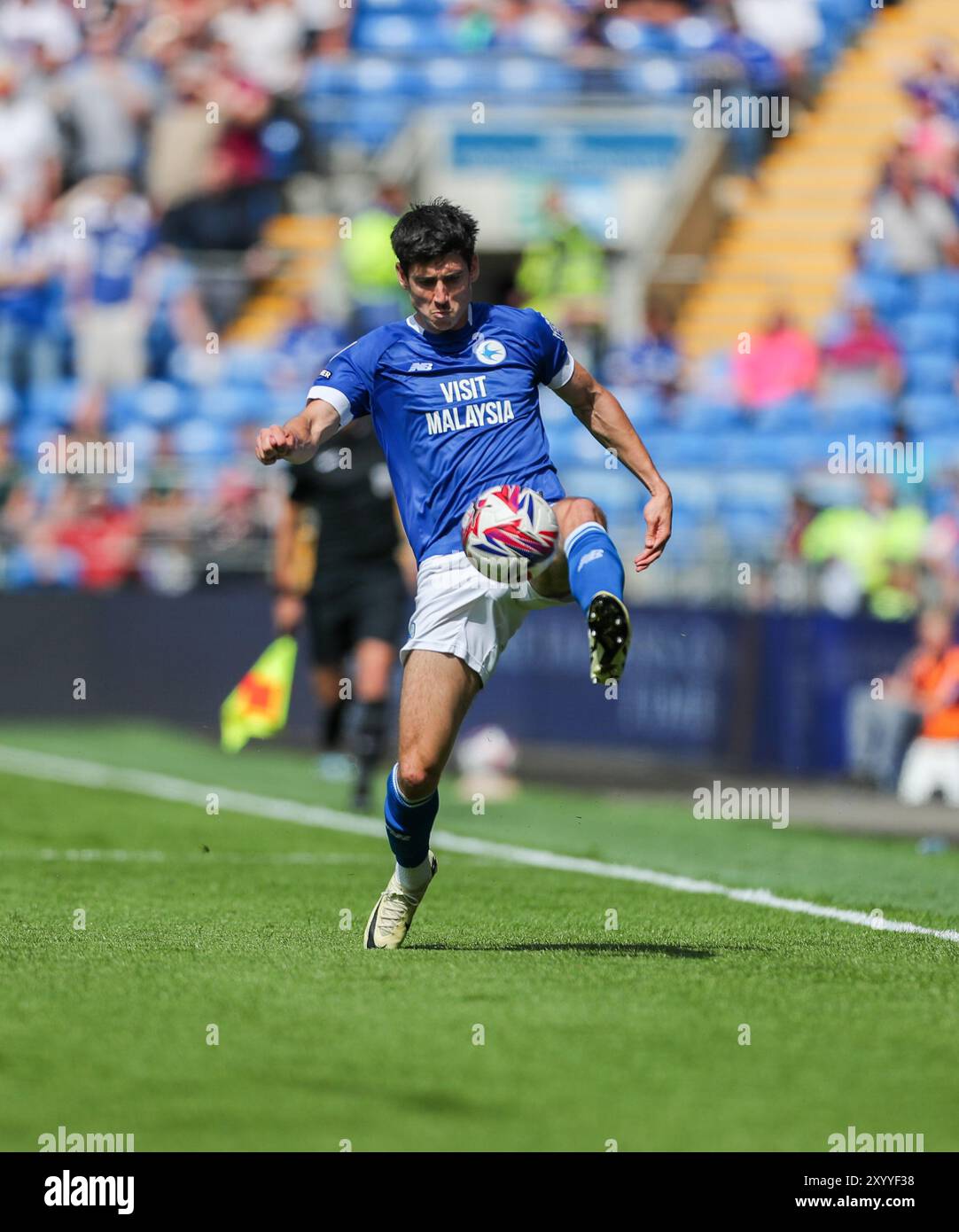 31. August 2024; Cardiff City Stadium, Cardiff, Wales; EFL Championship Football, Cardiff City gegen Middlesbrough; Callum O’Dowda aus Cardiff City kontrolliert den Ball Stockfoto