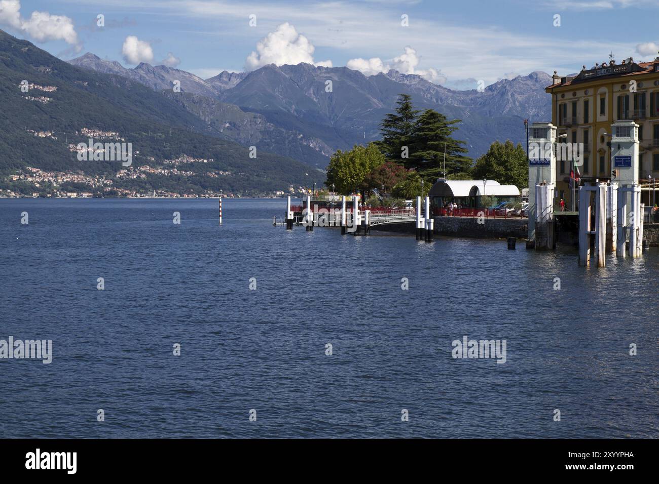 Bootsanleger in Varenna, Comer See, Italien, Europa Stockfoto