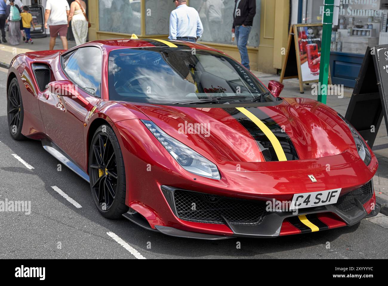 FERRARI 488 PISTA S-A 2019 in rot, italienischer Sportwagen Stockfoto