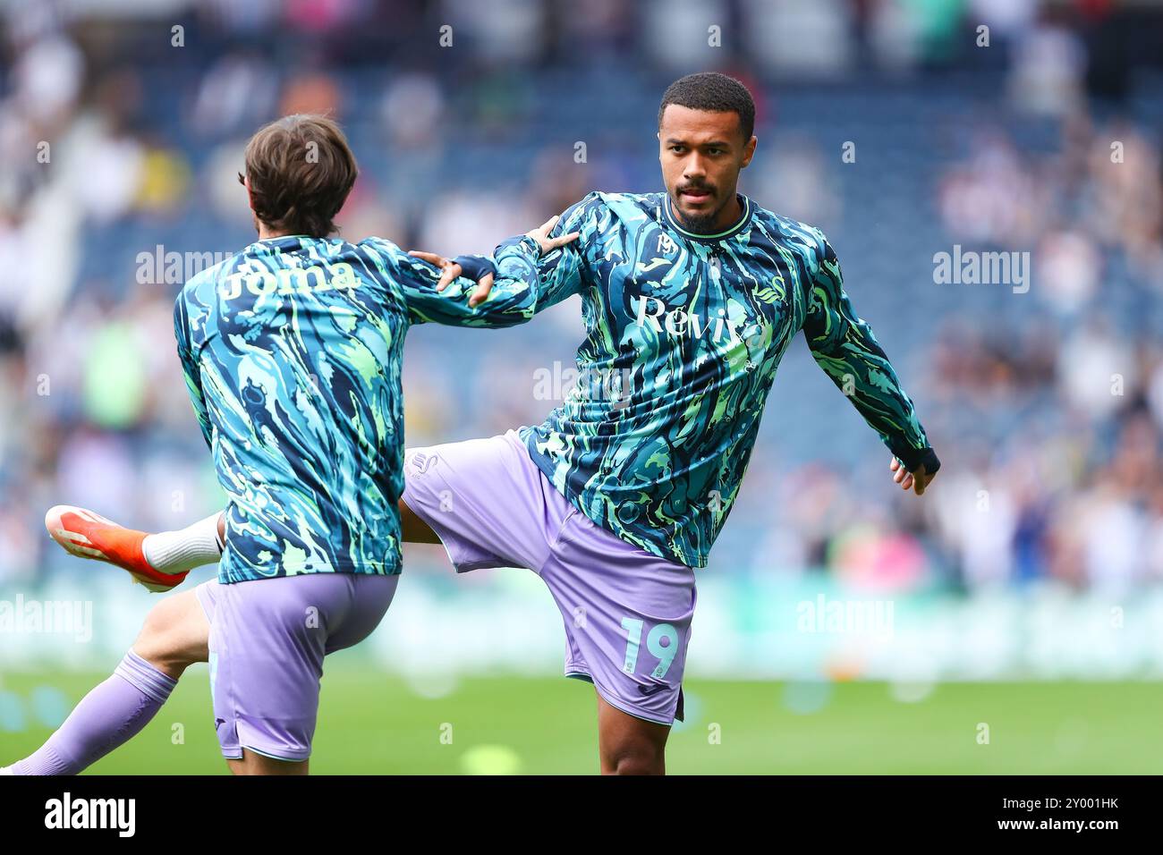 Florian Bianchini von Swansea erwärmt sich während des Sky Bet Championship Matches zwischen West Bromwich Albion und Swansea City Credit: MI News & Sport /Alamy Live News Stockfoto