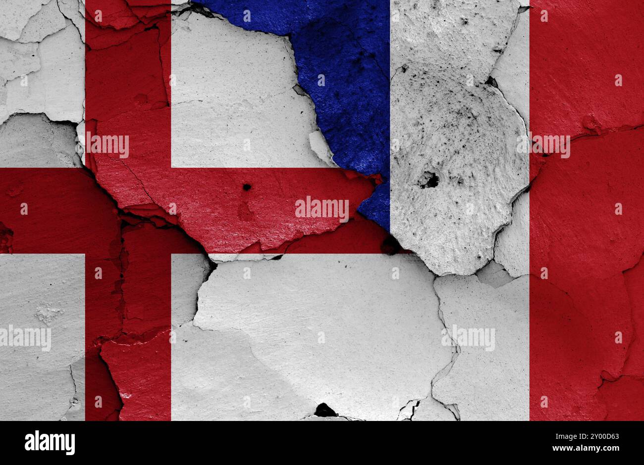 Fahnen von England und Frankreich auf gerissene Wand gemalt Stockfoto