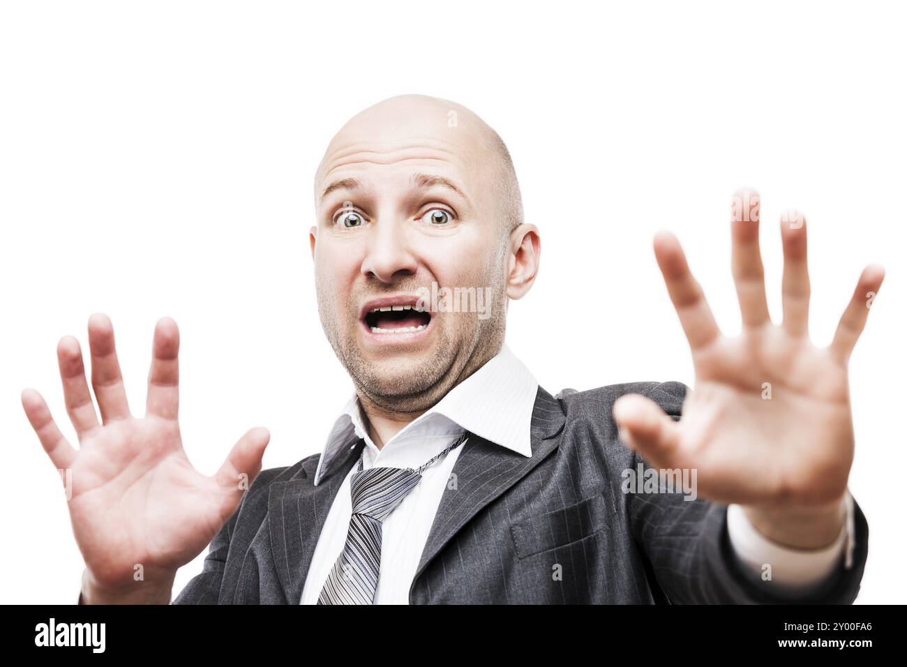 Erschrocken oder erschrocken Geschäftsmann mit Angst und Stress Ausdruck Hand gestikulieren Gesicht Stop Zeichen weiß isoliert Stockfoto