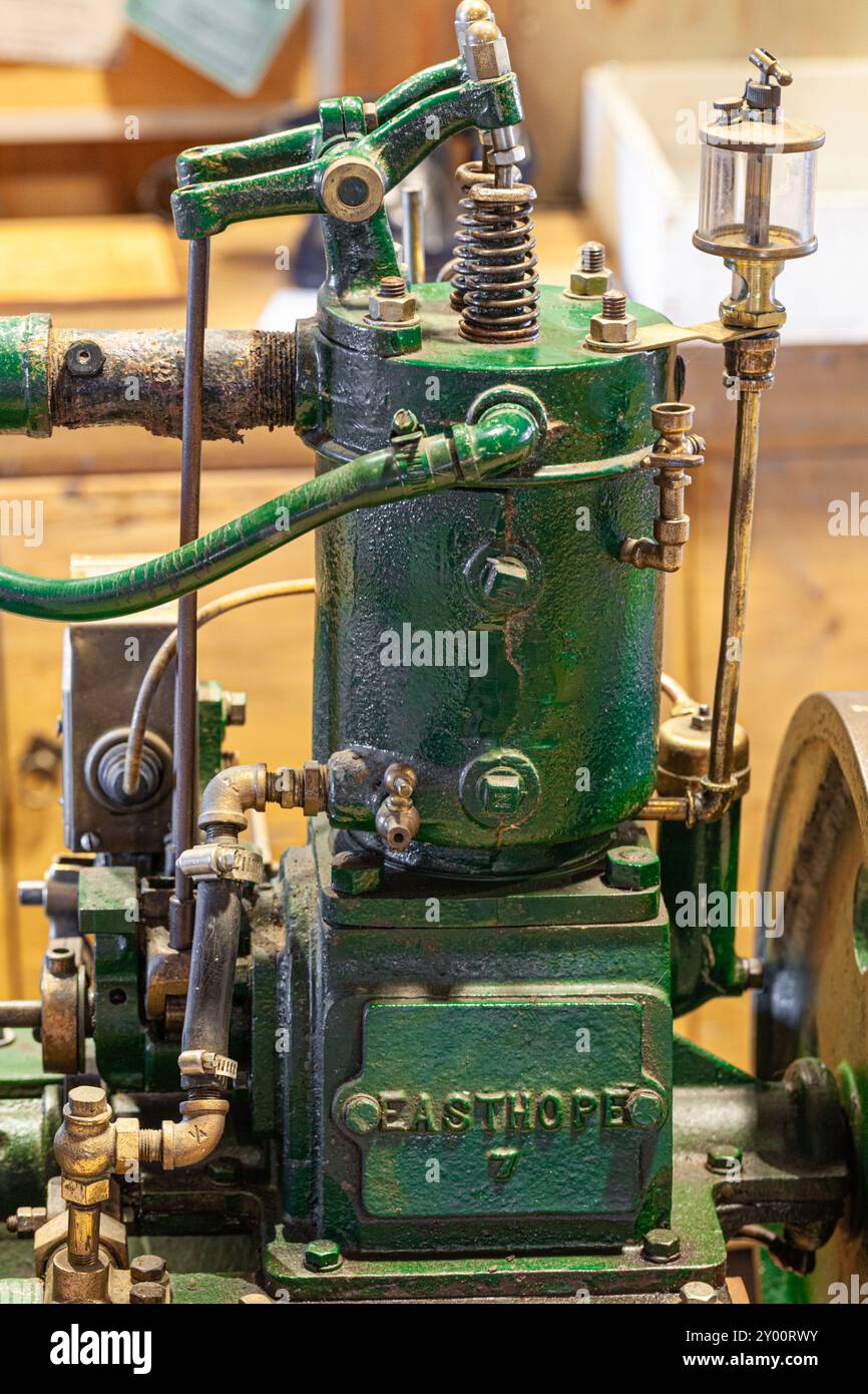 Ein alter Easthope-Bootsmotor auf der Britannia Shipyard in Steveston Kanada Stockfoto