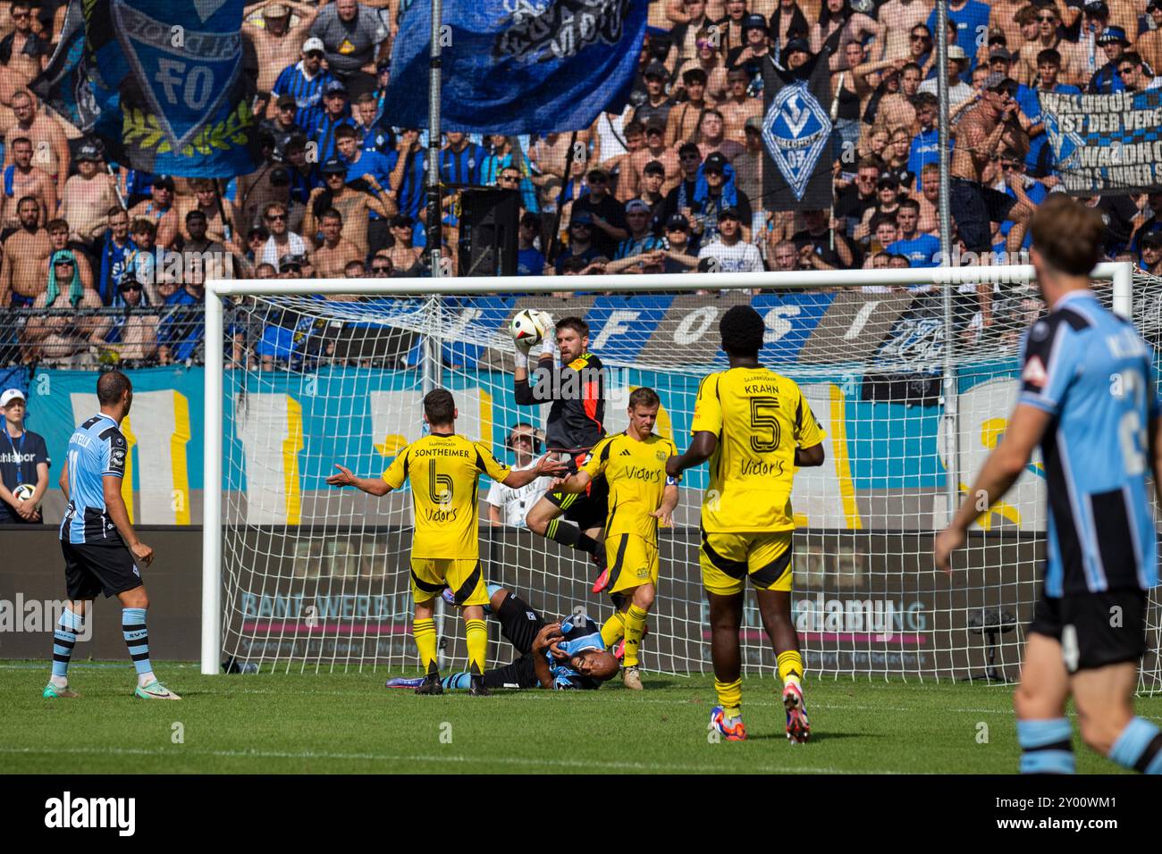 Fußball 3. Liga, Saison 2024/25, 4. Spieltag: Waldhof Mannheim gegen 1. FC Saarbrücken Stockfoto