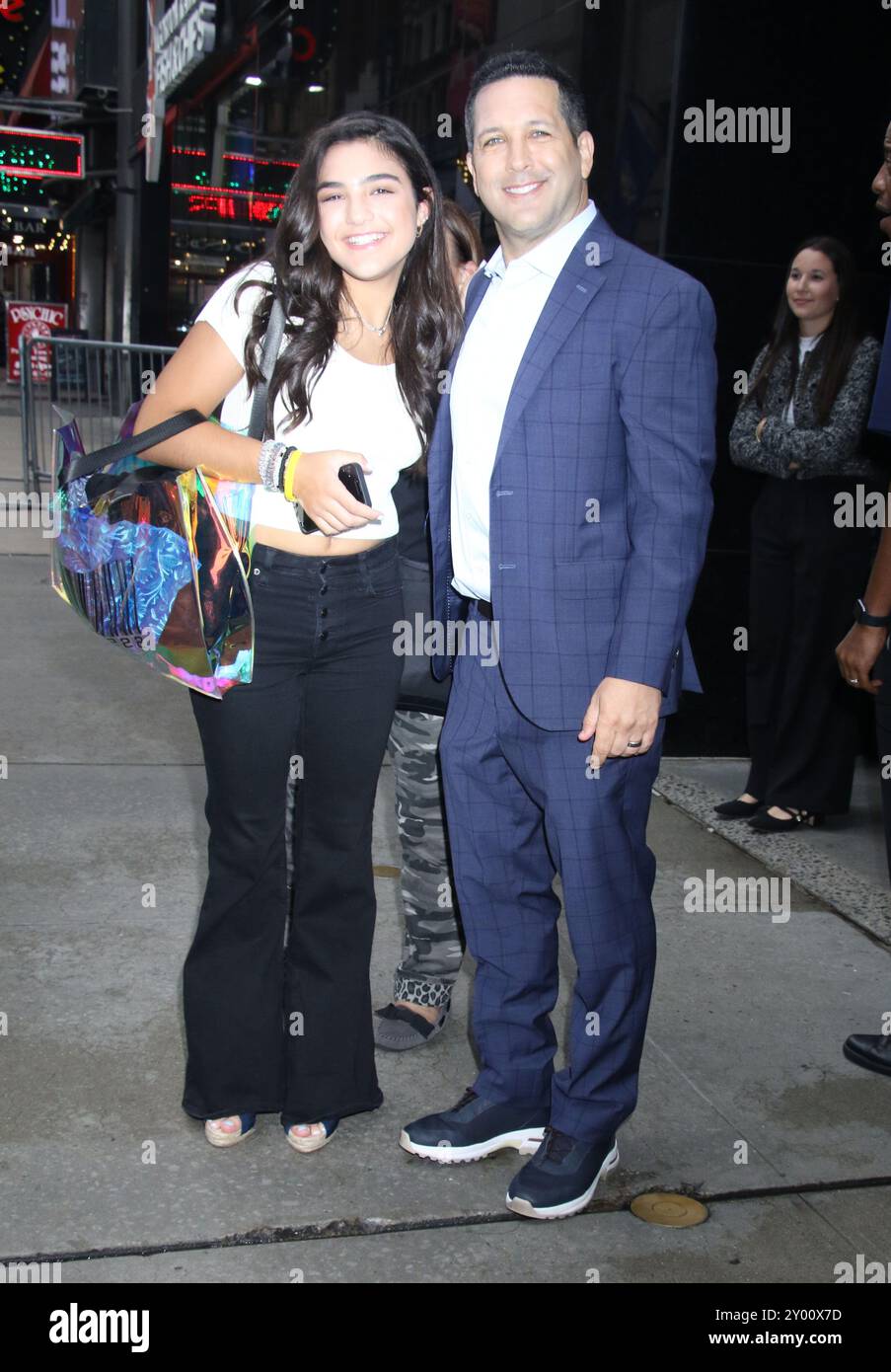 Im August 30 2024 sprachen Adam Schefter und Dylan Schefter in Good Morning America über das NFL Fantasy Football Fever in New York. August 30, 2024 RW/Mediapunch Stockfoto