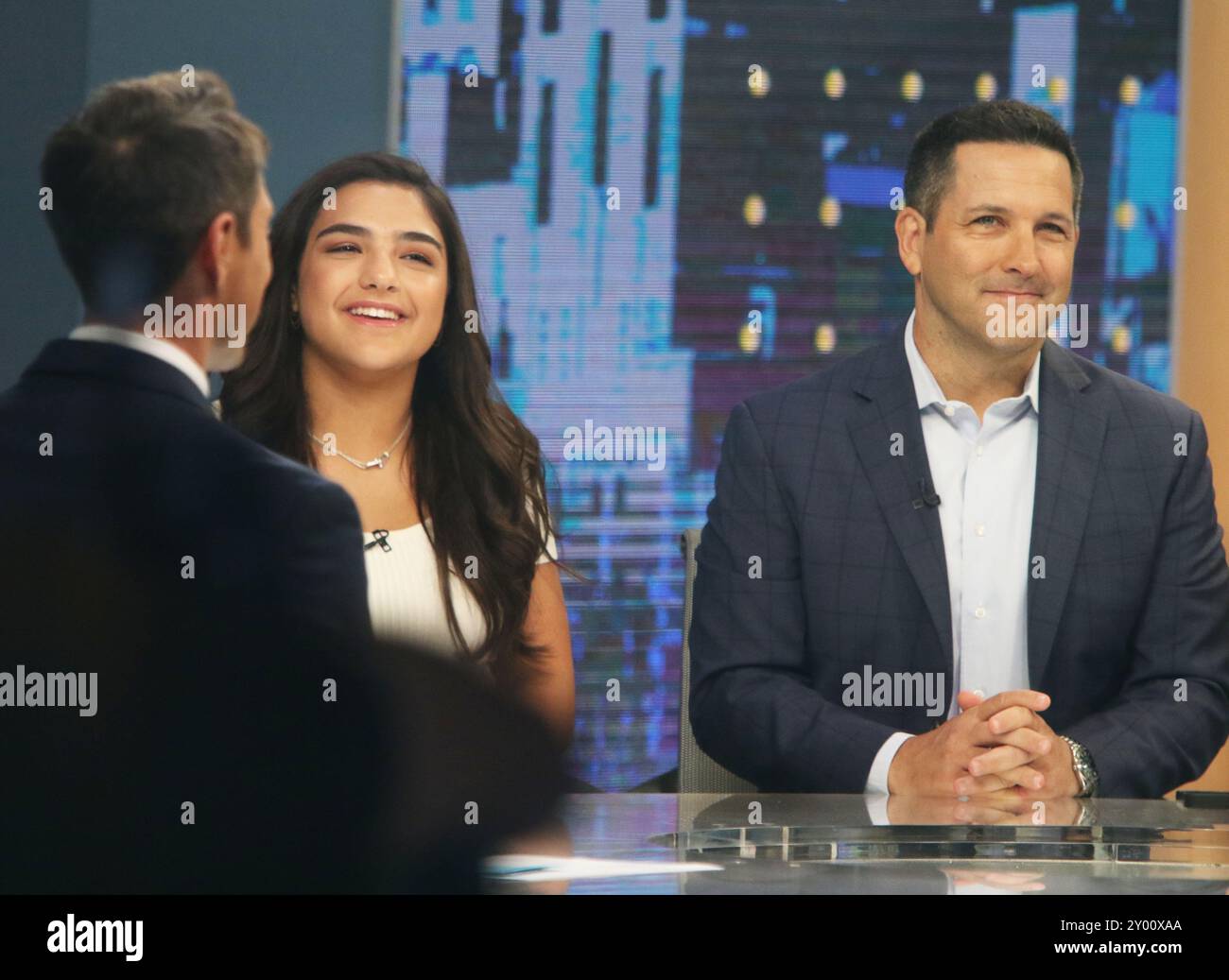 Im August 30 2024 sprachen Adam Schefter und Dylan Schefter in Good Morning America über das NFL Fantasy Football Fever in New York. August 30, 2024 RW/Mediapunch Stockfoto