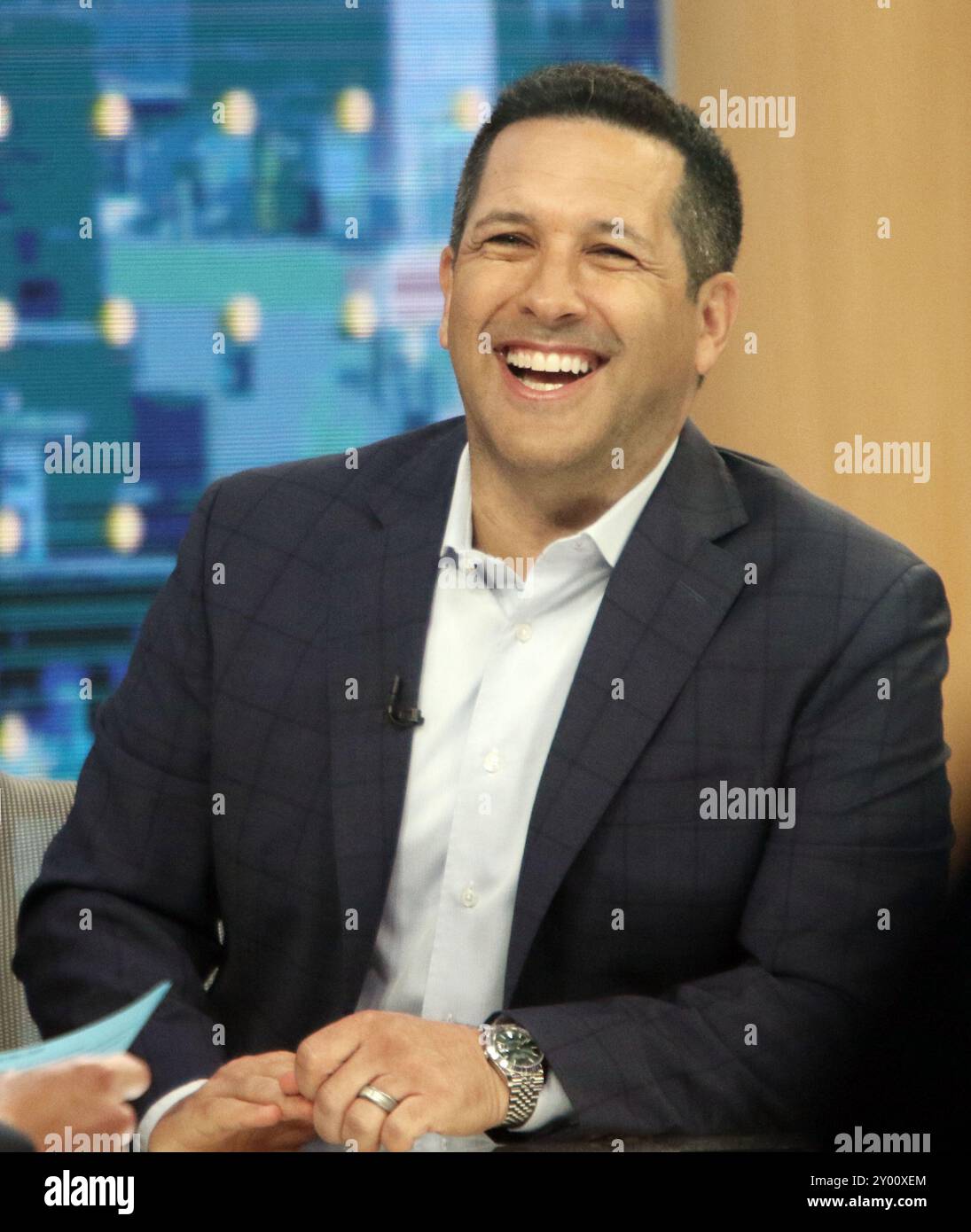 Im August 30 2024 spricht Adam Schefter von ESPN in Good Morning America über NFL Fantasy Football Fever in New York. August 30, 2024 RW/Mediapunch Stockfoto