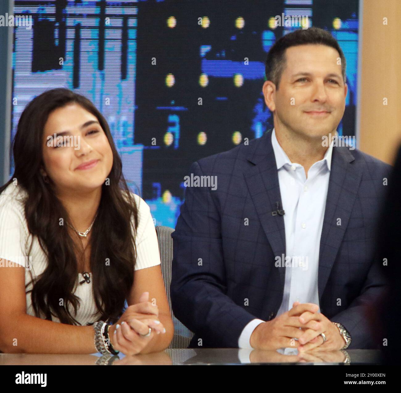 Im August 30 2024 sprachen Adam Schefter und Dylan Schefter in Good Morning America über das NFL Fantasy Football Fever in New York. August 30, 2024 RW/Mediapunch Stockfoto