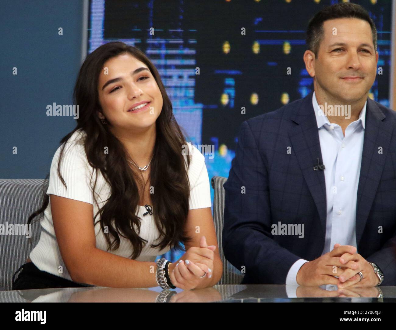 Im August 30 2024 sprachen Adam Schefter und Dylan Schefter in Good Morning America über das NFL Fantasy Football Fever in New York. August 30, 2024 RW/Mediapunch Stockfoto