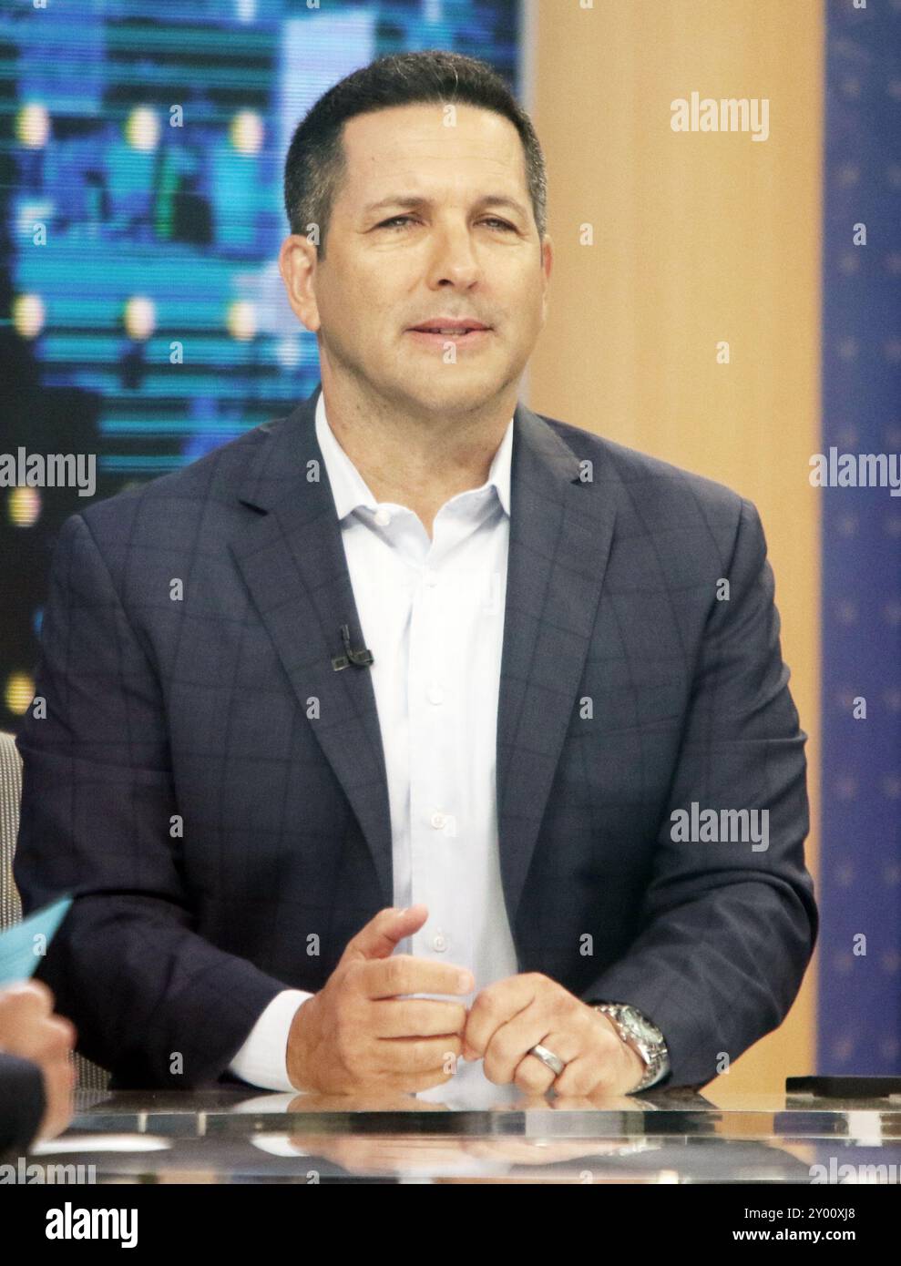 Im August 30 2024 spricht Adam Schefter von ESPN in Good Morning America über NFL Fantasy Football Fever in New York. August 30, 2024 RW/Mediapunch Stockfoto