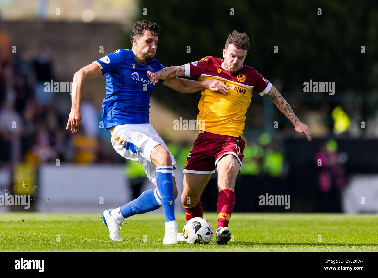 Perth, Schottland. 31. August 2024. Andy Halliday (11 – Motherwell) kämpft um die Kontrolle über den Ball St Johnstone gegen Motherwell – Scottish Premiership Credit: Raymond Davies / Alamy Live News Stockfoto