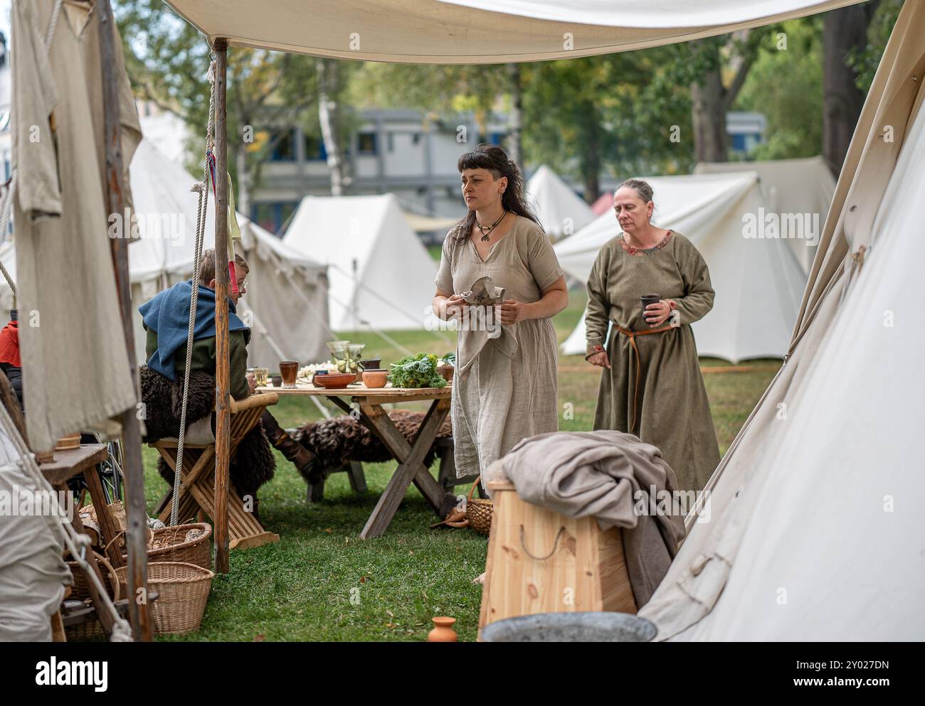Campen Sie beim jährlichen Mittelalterfest im historischen Söderköping. Diese idyllische Stadt stammt aus dem Mittelalter und ist ein beliebtes Reiseziel. Stockfoto