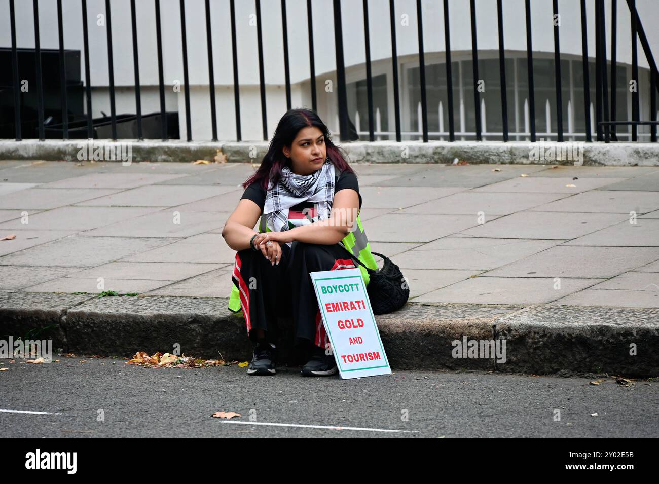 LONDON, GROSSBRITANNIEN. 31. August 2024. Protest vor der US-Botschaft, London für Sudan Protest gegen U.A.E, Ägypten, Saudi-Arabien, um Rebellen auf beiden Seiten zu bewaffnen. Die Waffen wurden von den USA und Großbritannien an die Vereinigten Arabischen Emirate, Ägypten und Saudi verkauft. Die Demonstranten fordern auch ein Ende des Stellvertreterkrieges und fordern Russland auf, die Bewaffnung des Sudan einzustellen. Die Demonstranten befürchten auch, dass dieselben Waffen, die von den USA/Großbritannien verkauft werden, Israel Waffen liefern, um unbewaffnete palästinensische Zivilisten in Gaza anzugreifen. Proteste fanden in London statt. (Quelle: Siehe Li/Picture Capital/Alamy Live News Stockfoto