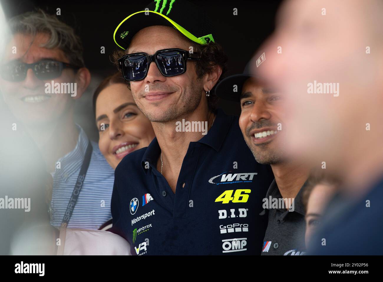 31. August 2024: Valentino Rossi (46) BMW M4 LMGT3 (Fahrer 2) mit Team WRT unterzeichnet Autogramme während des Boxengangs bei der FIA World Endurance Championship auf dem Circuit of the Americas. Austin, Texas. Mario Cantu/CSM Stockfoto