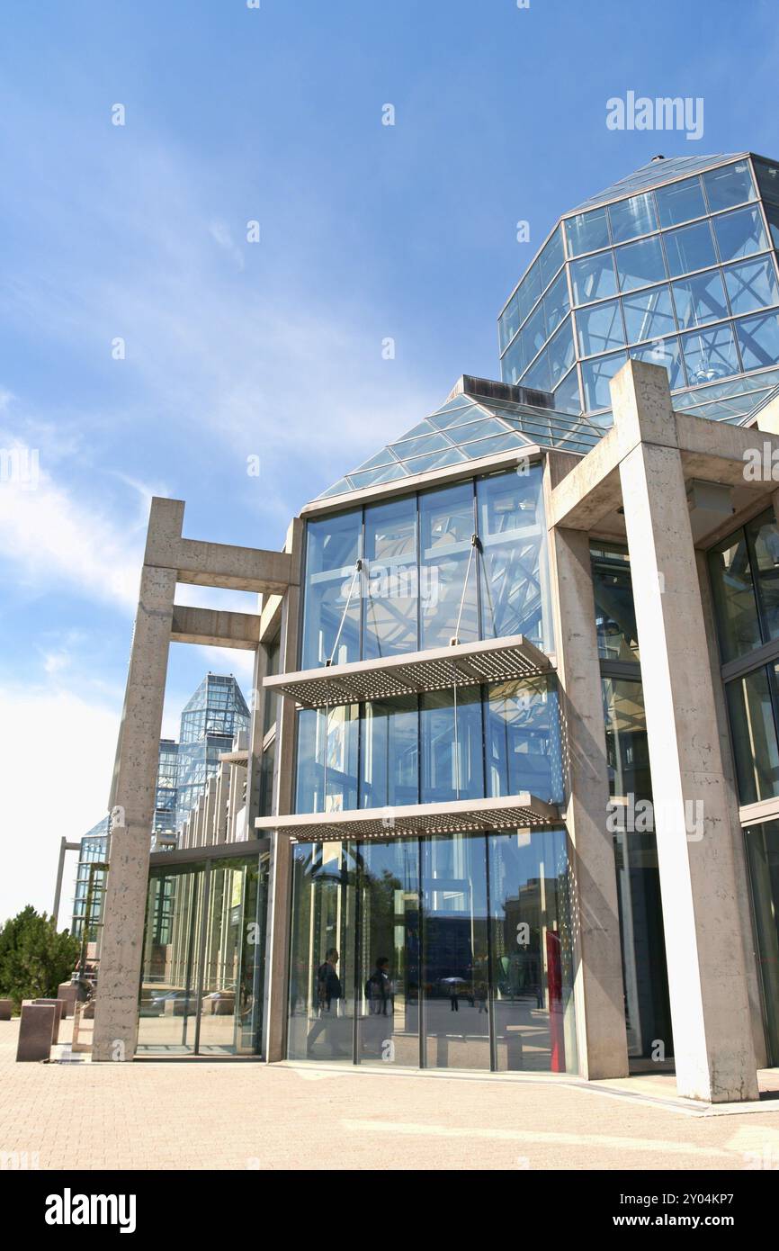 Ottawa, Kanada, 8. August 2008: National Gallery of Canada in Ottawa. In diesem modernen Glas- und Granitgebäude des Architekten Moshe Safdie befindet sich der Musée Stockfoto