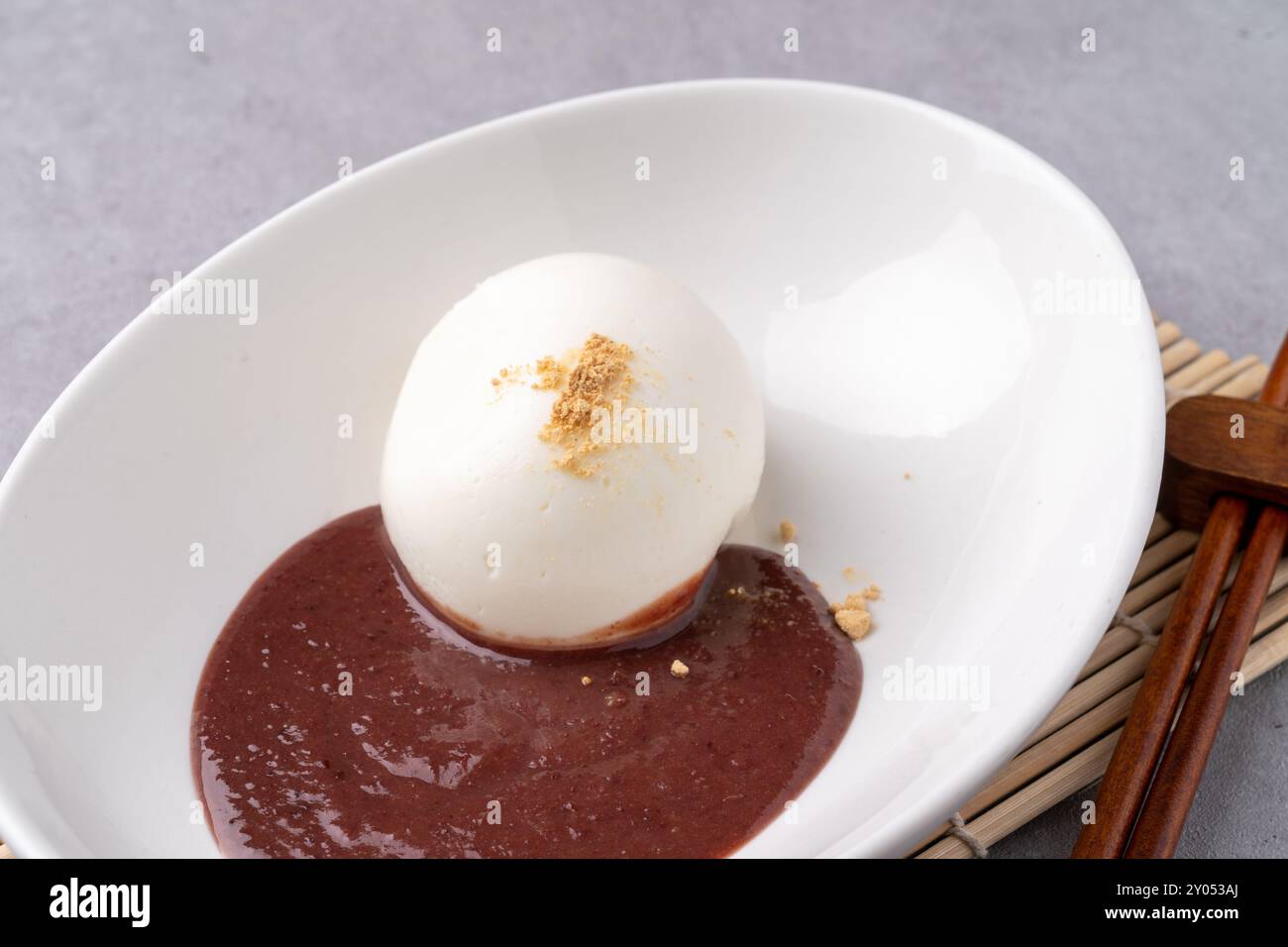 Gereifter Fisch, Plattfisch, Lachs, Sashimi, Thunfischbauchfleisch, Thunfisch-Sashimi, Mochi-ridofu, Sashimi Stockfoto