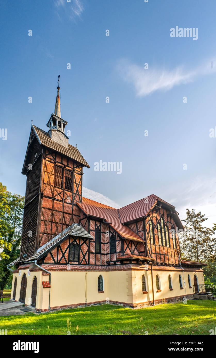 Christ the King Church, 1893, Fachwerkbau, im Dorf Postolin, nahe Milicz, Barycz Valley Landscape Park, Niederschlesien, Polen Stockfoto