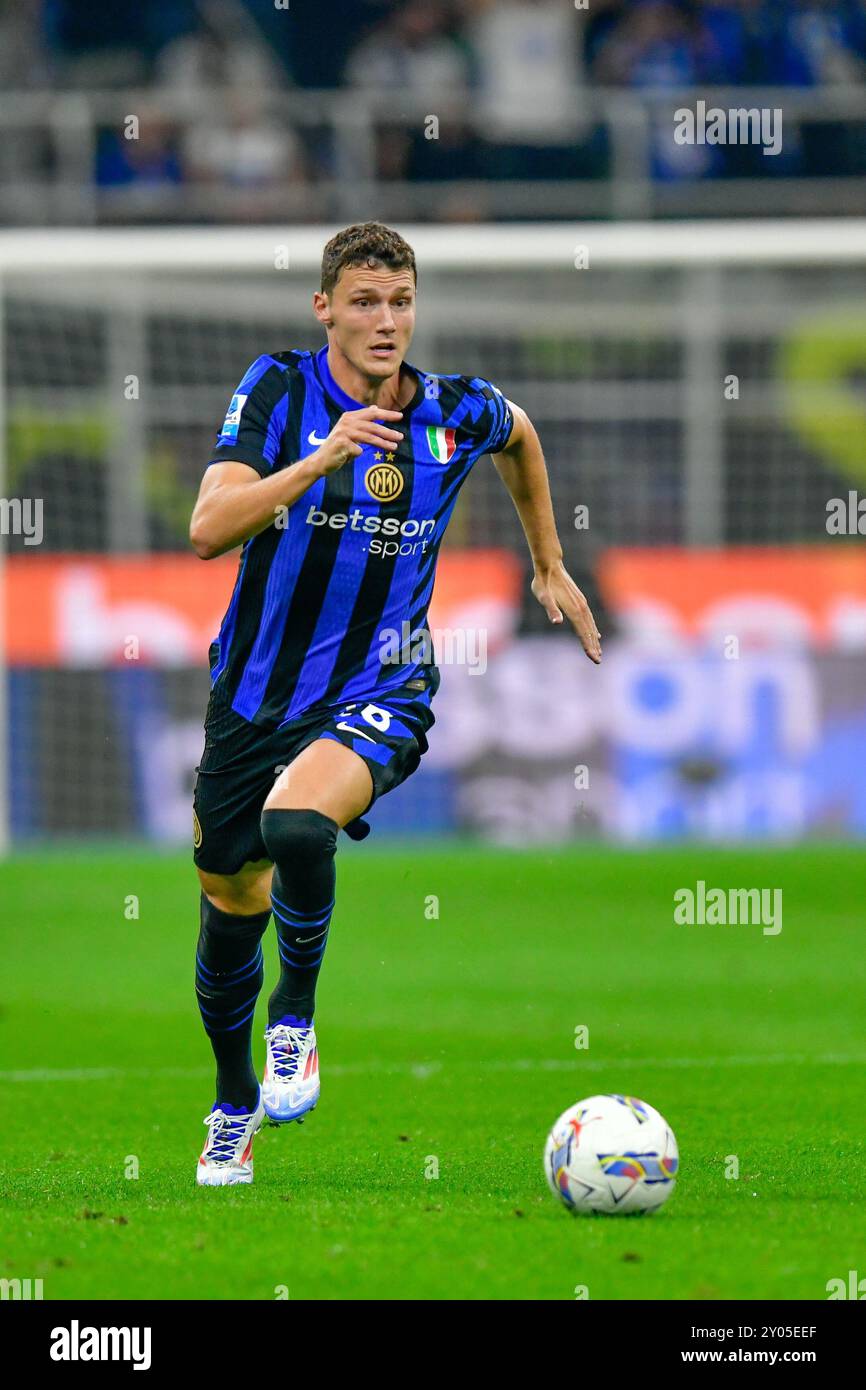 Mailand, Italien. 30. August 2024. Benjamin Pavard (28) von Inter wurde während des Spiels zwischen Inter und Atalanta in Giuseppe Meazza in Mailand gesehen. Stockfoto